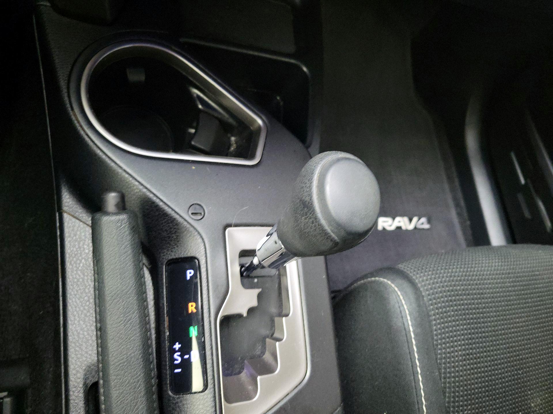 Thumbnail: 2018 Toyota RAV4 - 17