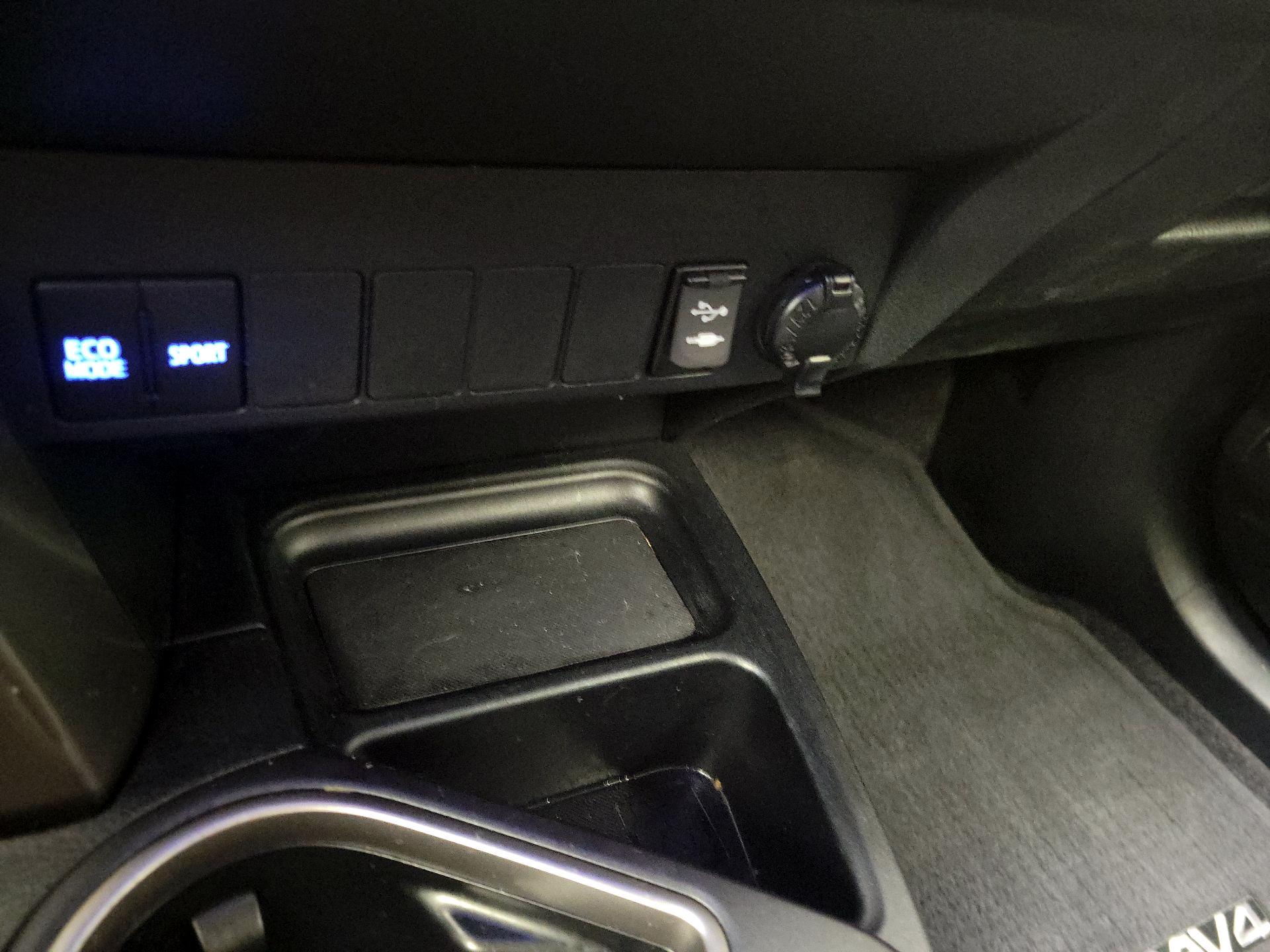 Thumbnail: 2018 Toyota RAV4 - 18