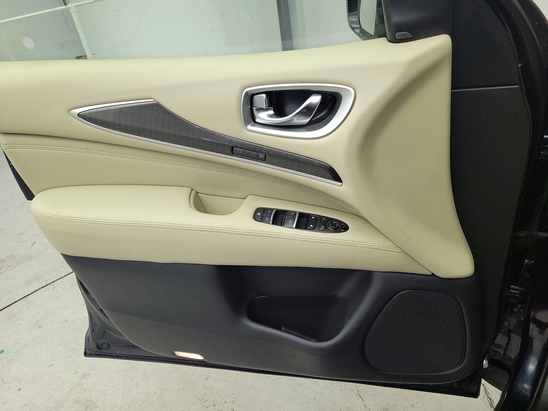 Thumbnail: 2019 INFINITI QX60 - 12