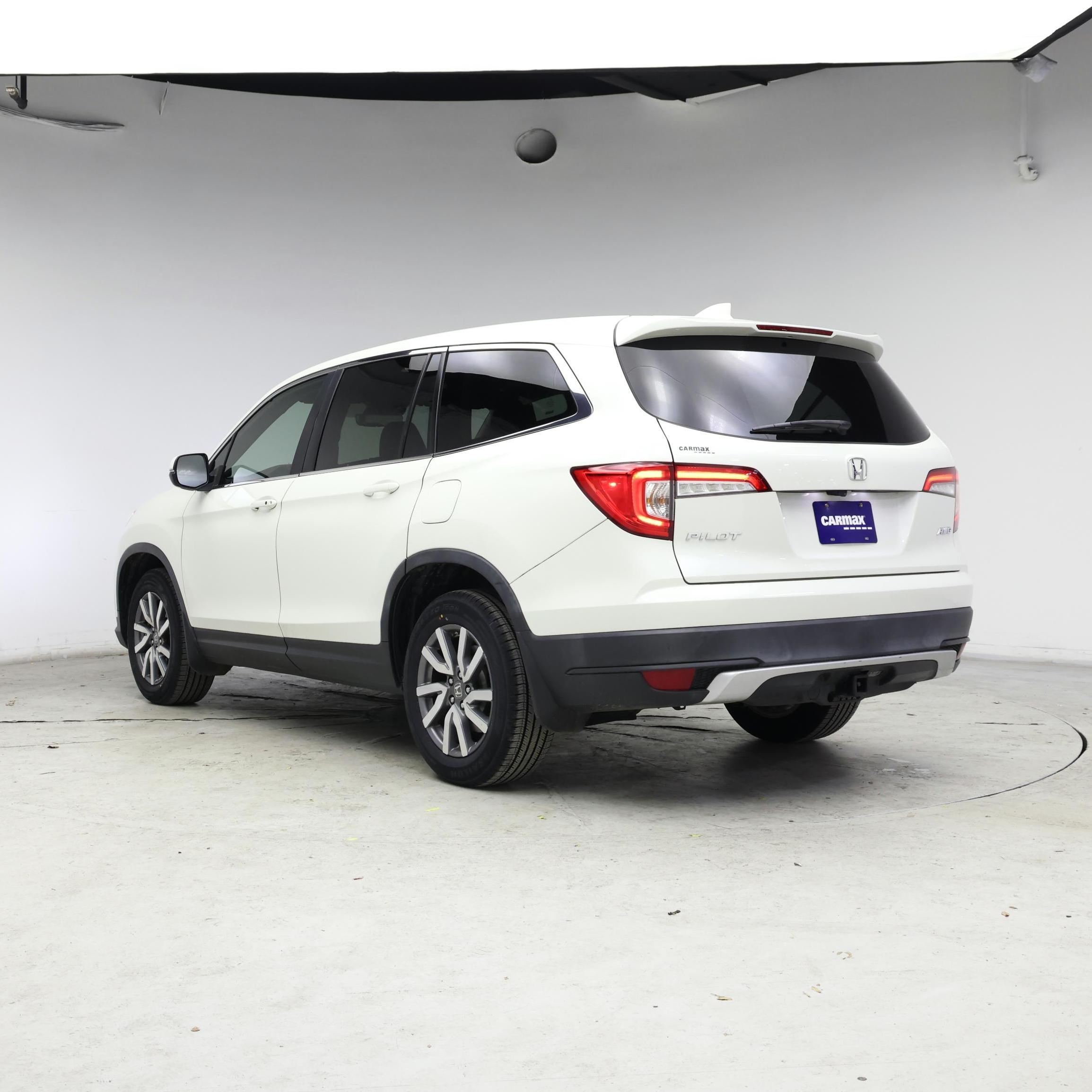 Thumbnail: 2019 Honda Pilot - 2