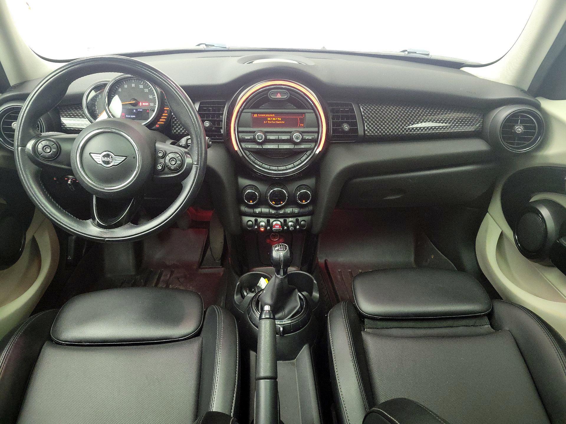 Thumbnail: 2016 MINI Cooper Hardtop - 9