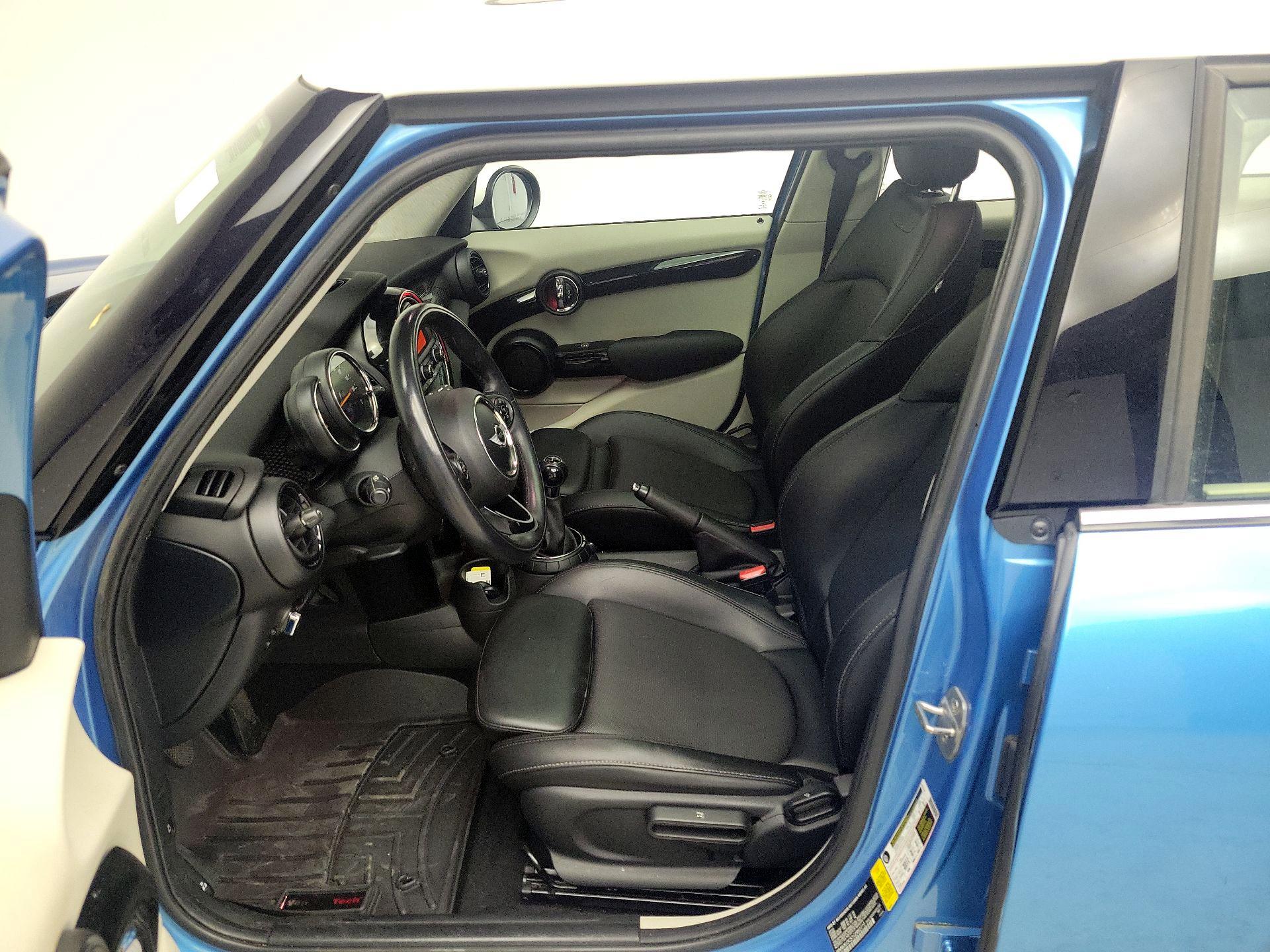 Thumbnail: 2016 MINI Cooper Hardtop - 11