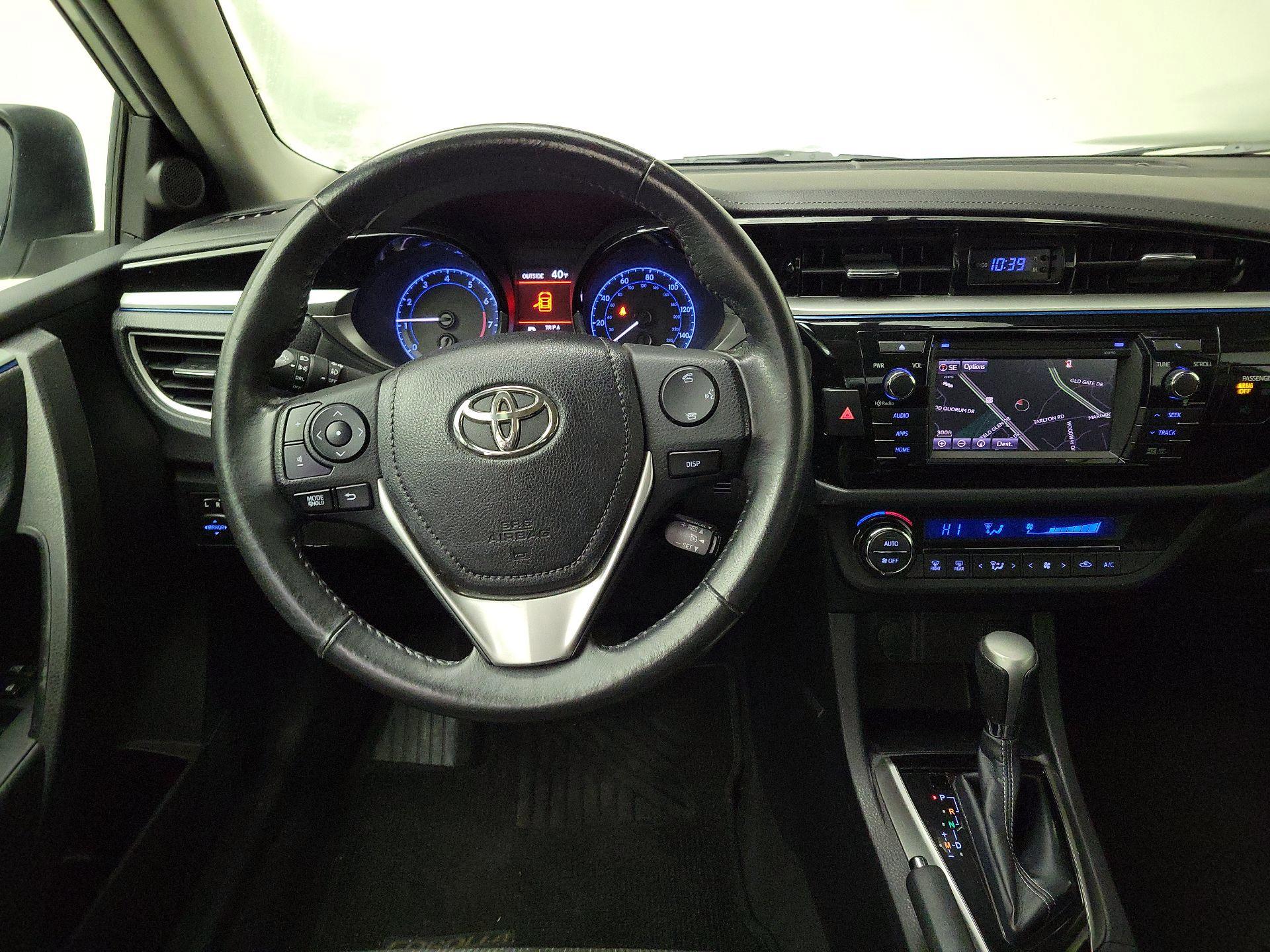 Thumbnail: 2015 Toyota Corolla - 10