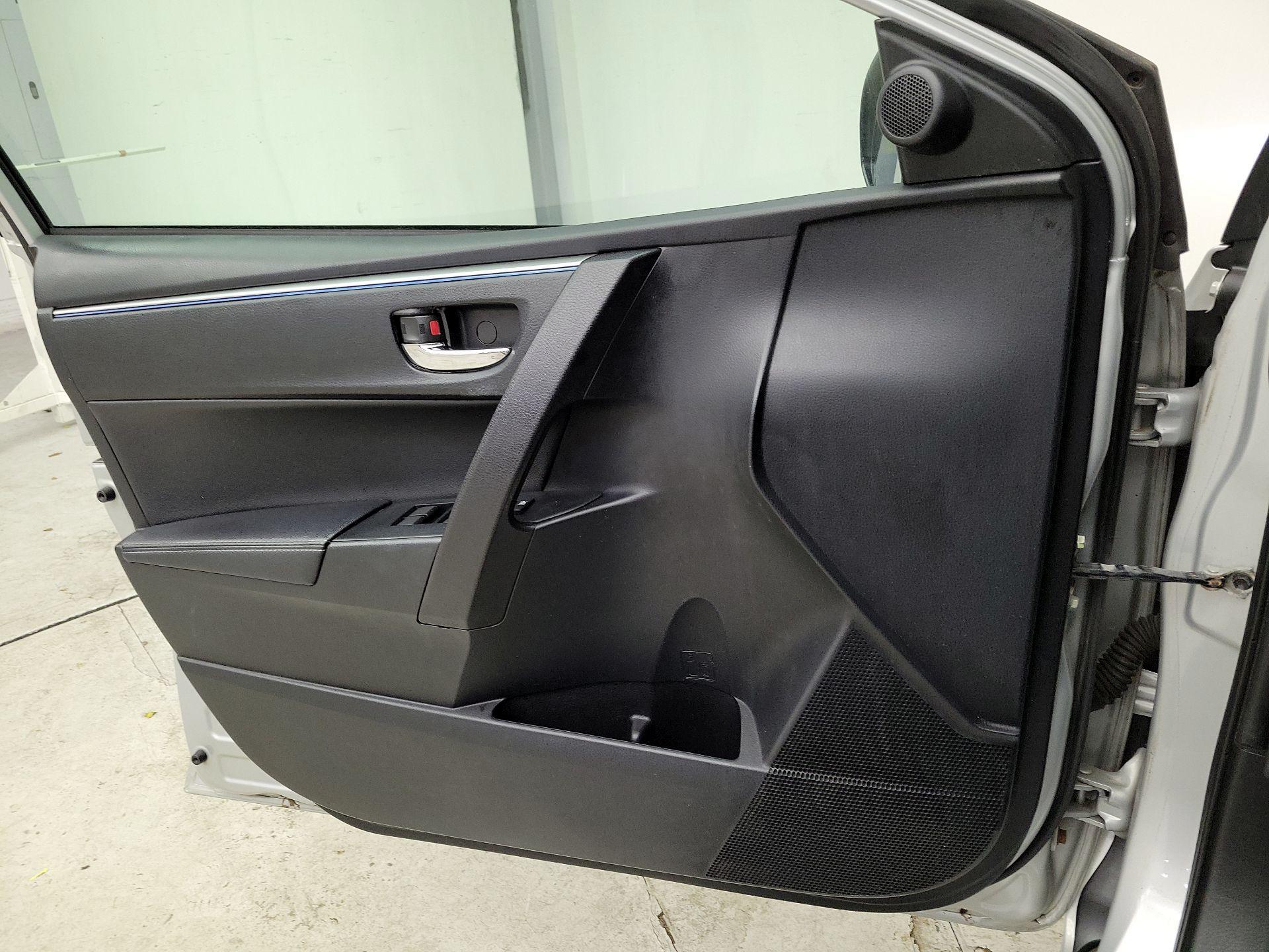 Thumbnail: 2015 Toyota Corolla - 12