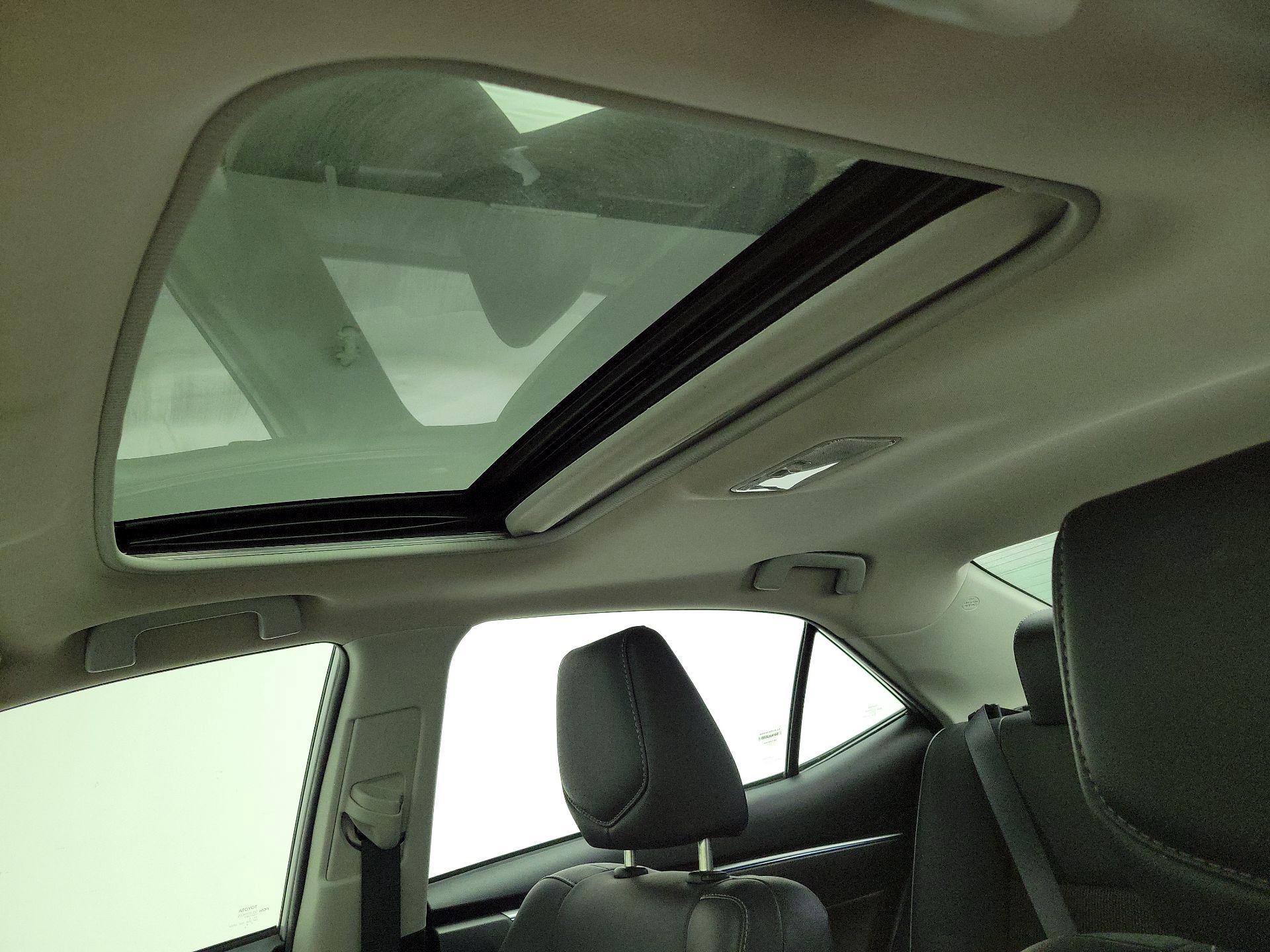 Thumbnail: 2015 Toyota Corolla - 20