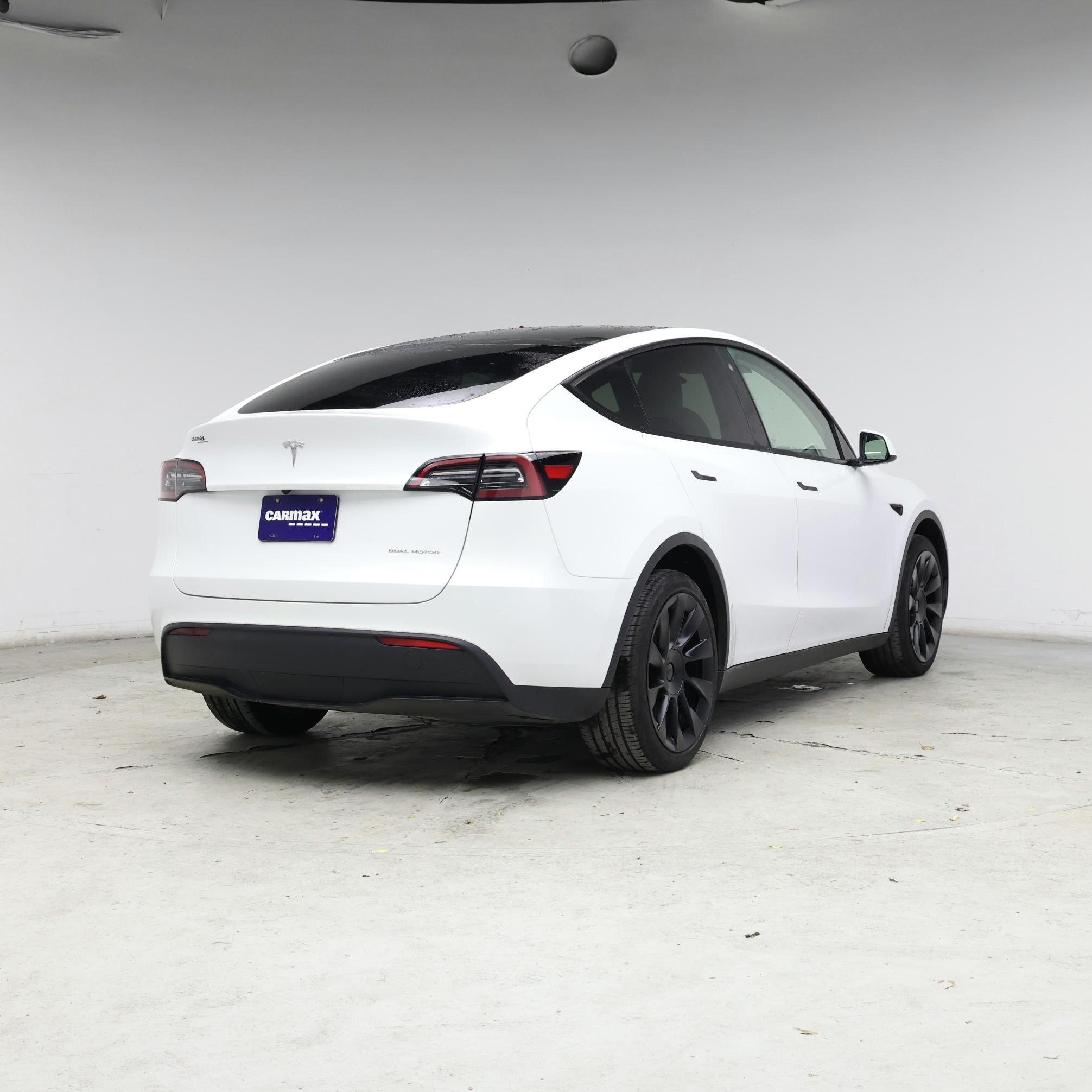 Thumbnail: 2023 Tesla Model Y - 8