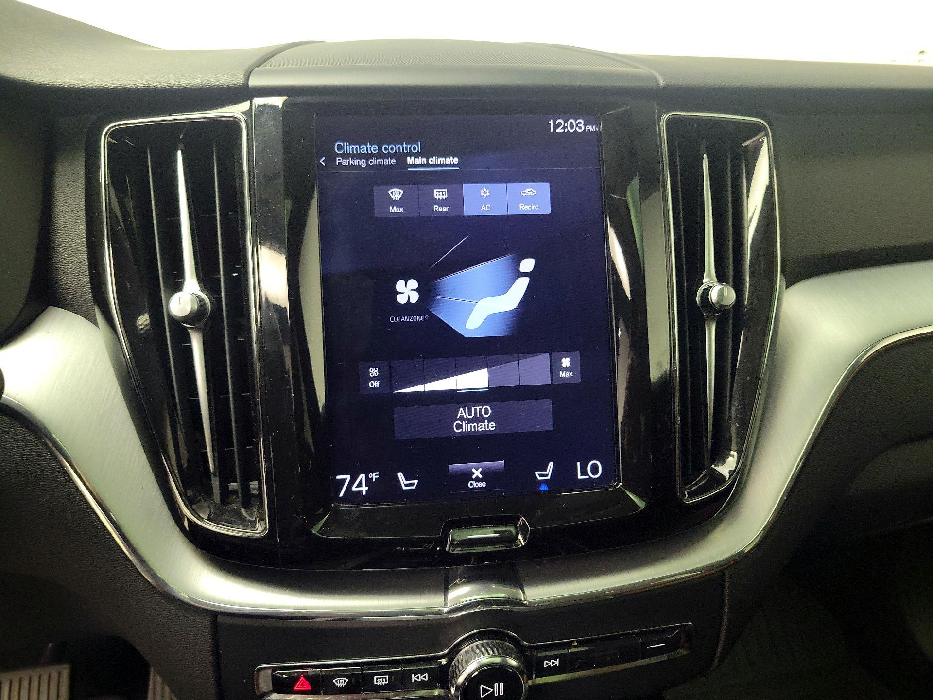 Thumbnail: 2018 Volvo XC60 - 17