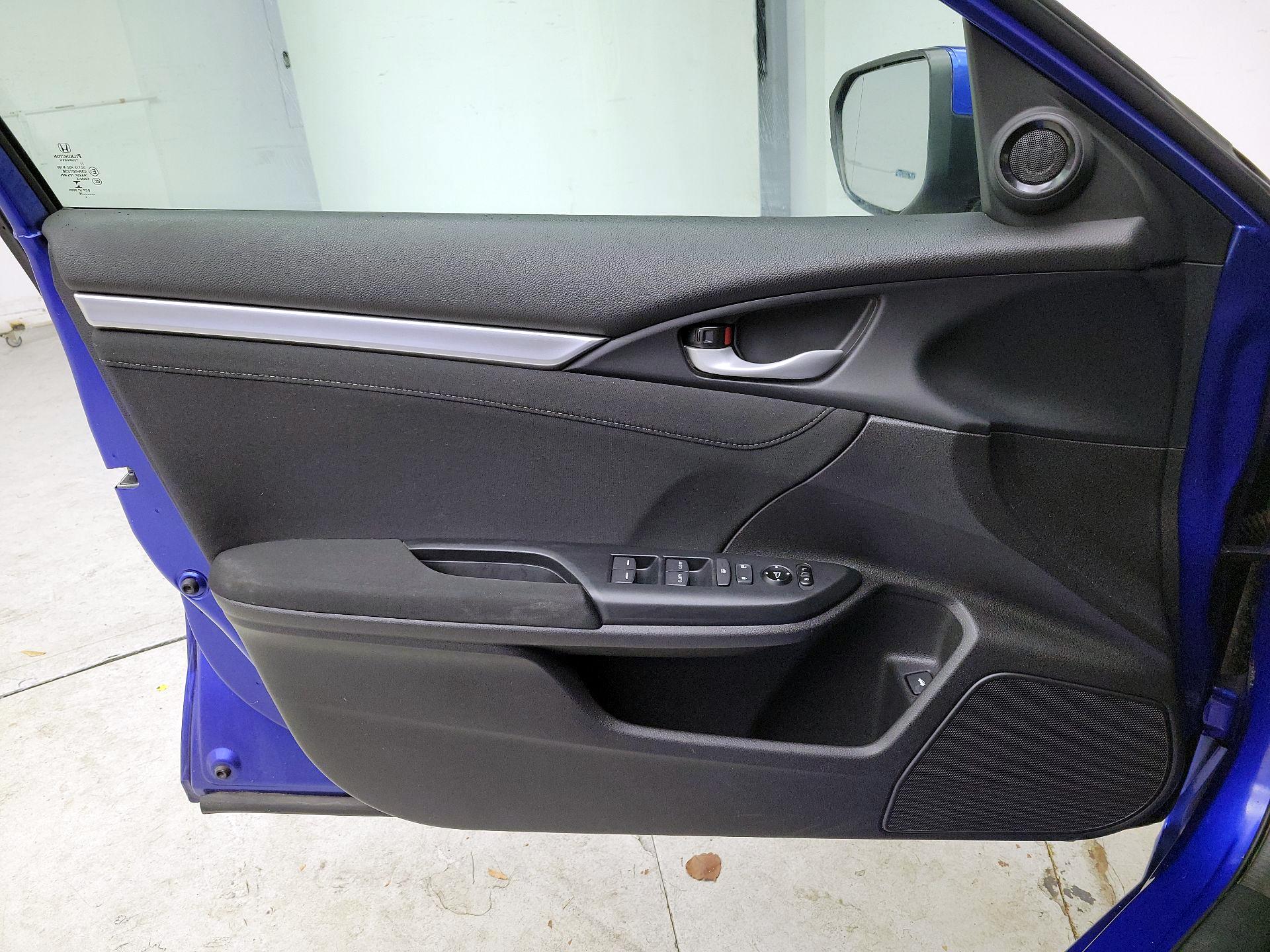 Thumbnail: 2016 Honda Civic - 12