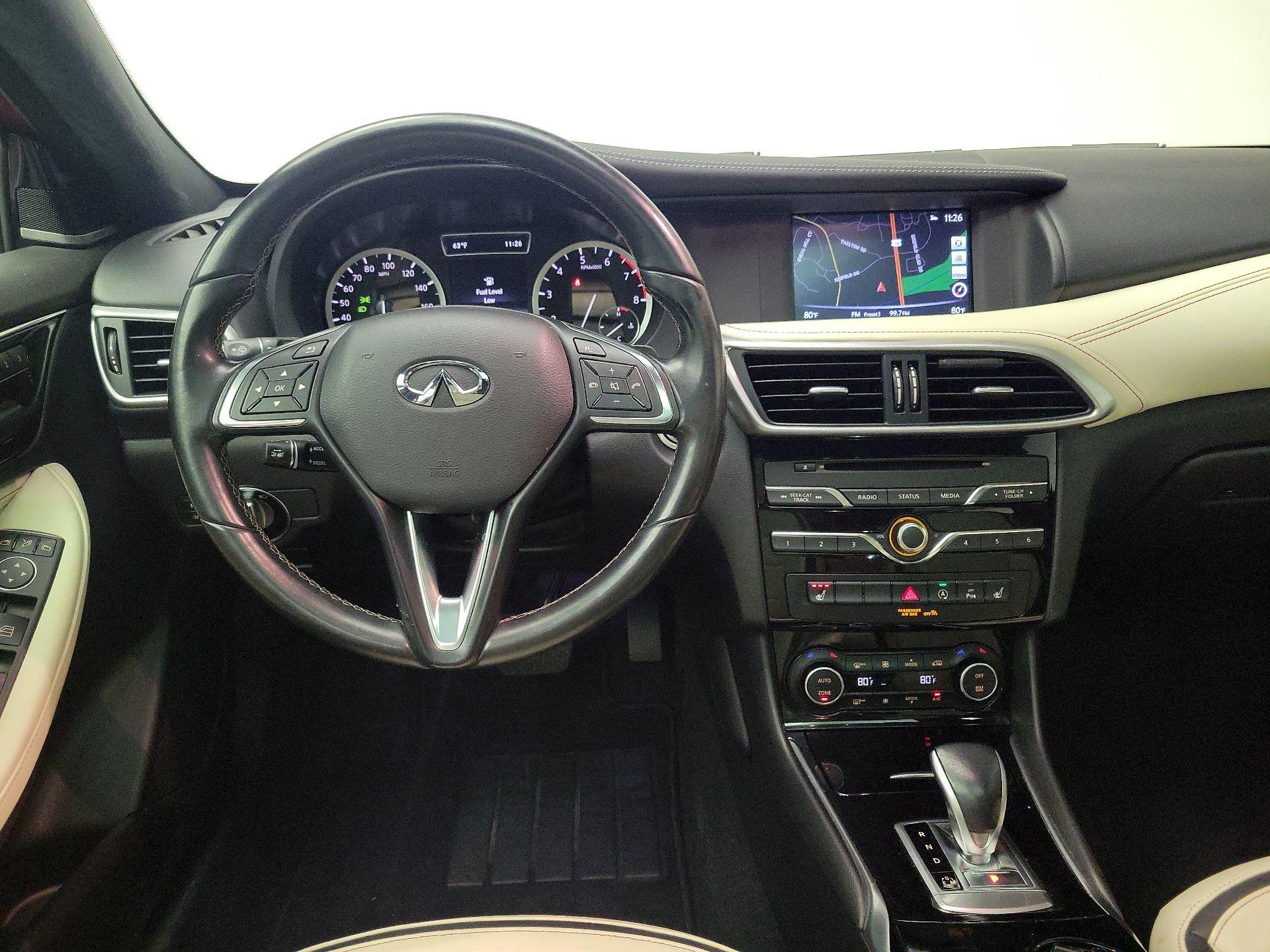 Thumbnail: 2017 INFINITI QX30 - 10