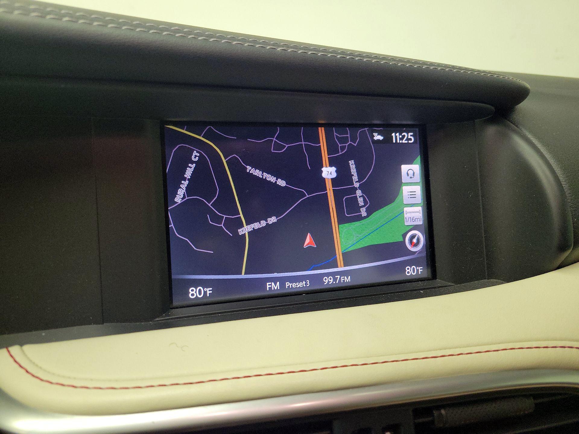 Thumbnail: 2017 INFINITI QX30 - 14