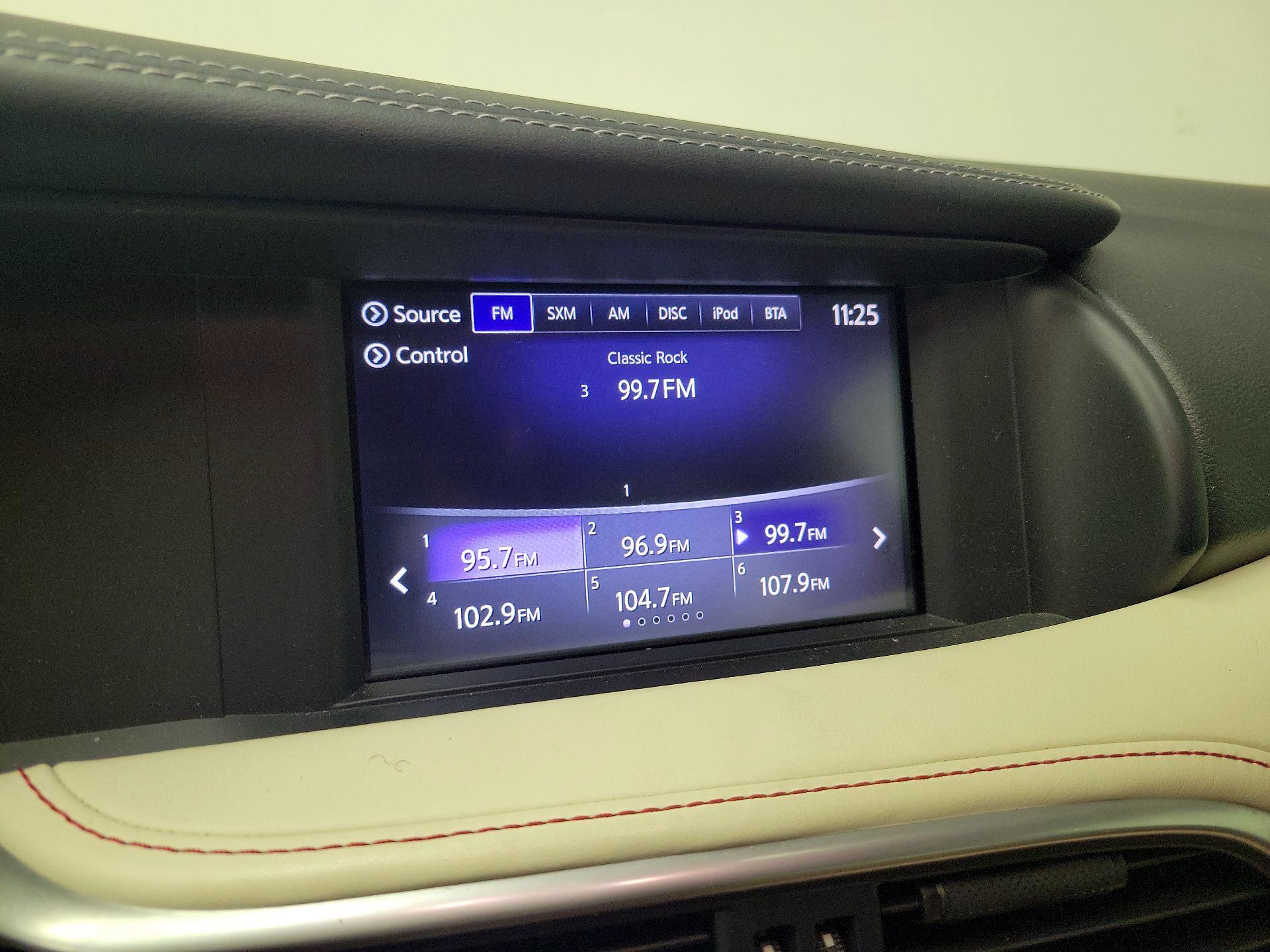 Thumbnail: 2017 INFINITI QX30 - 16