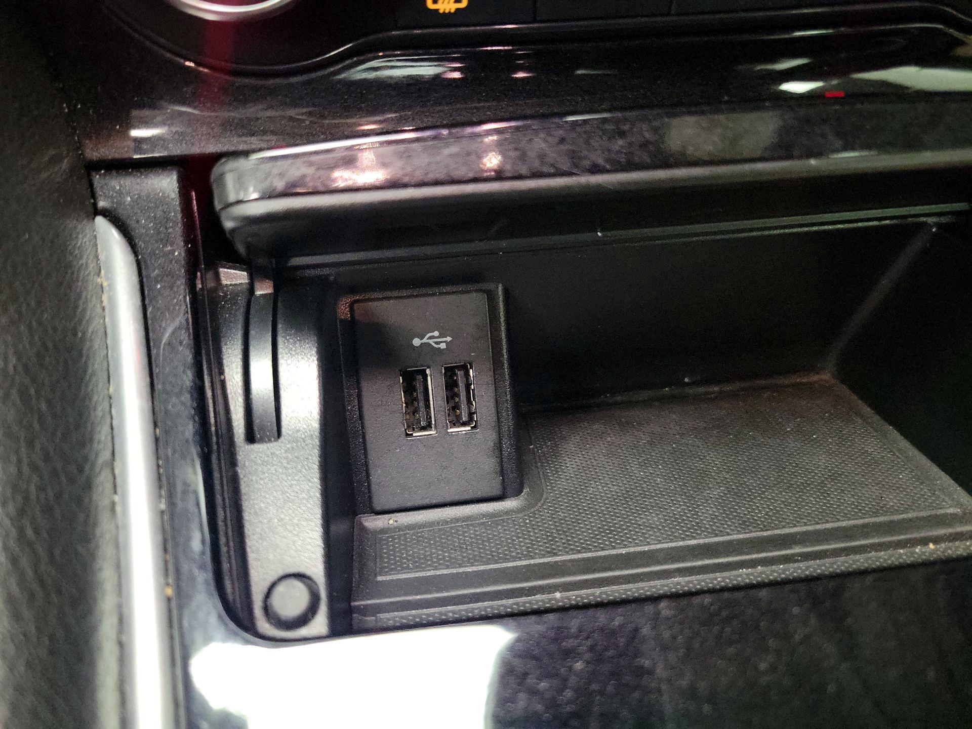 Thumbnail: 2017 INFINITI QX30 - 19