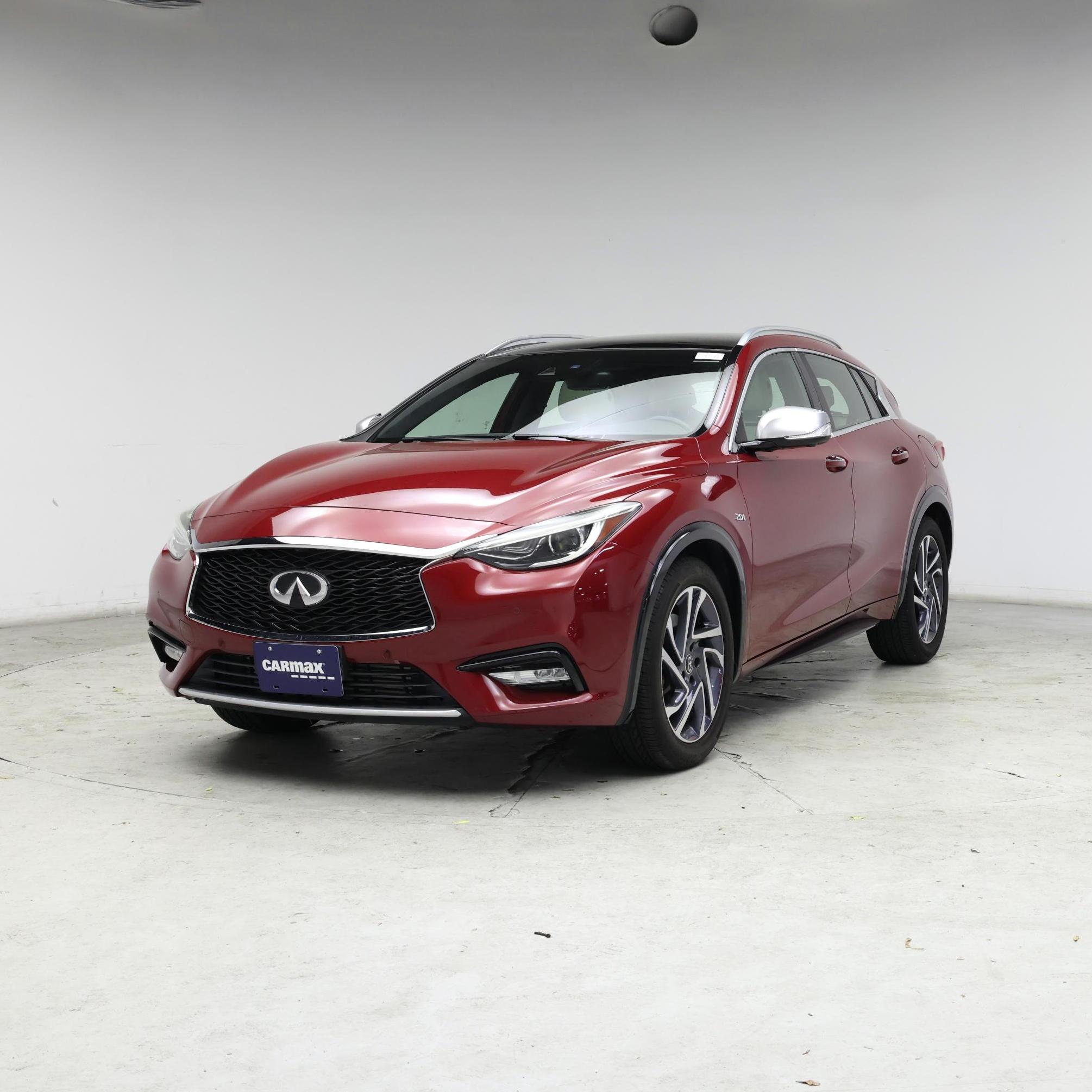 Thumbnail: 2017 INFINITI QX30 - 4