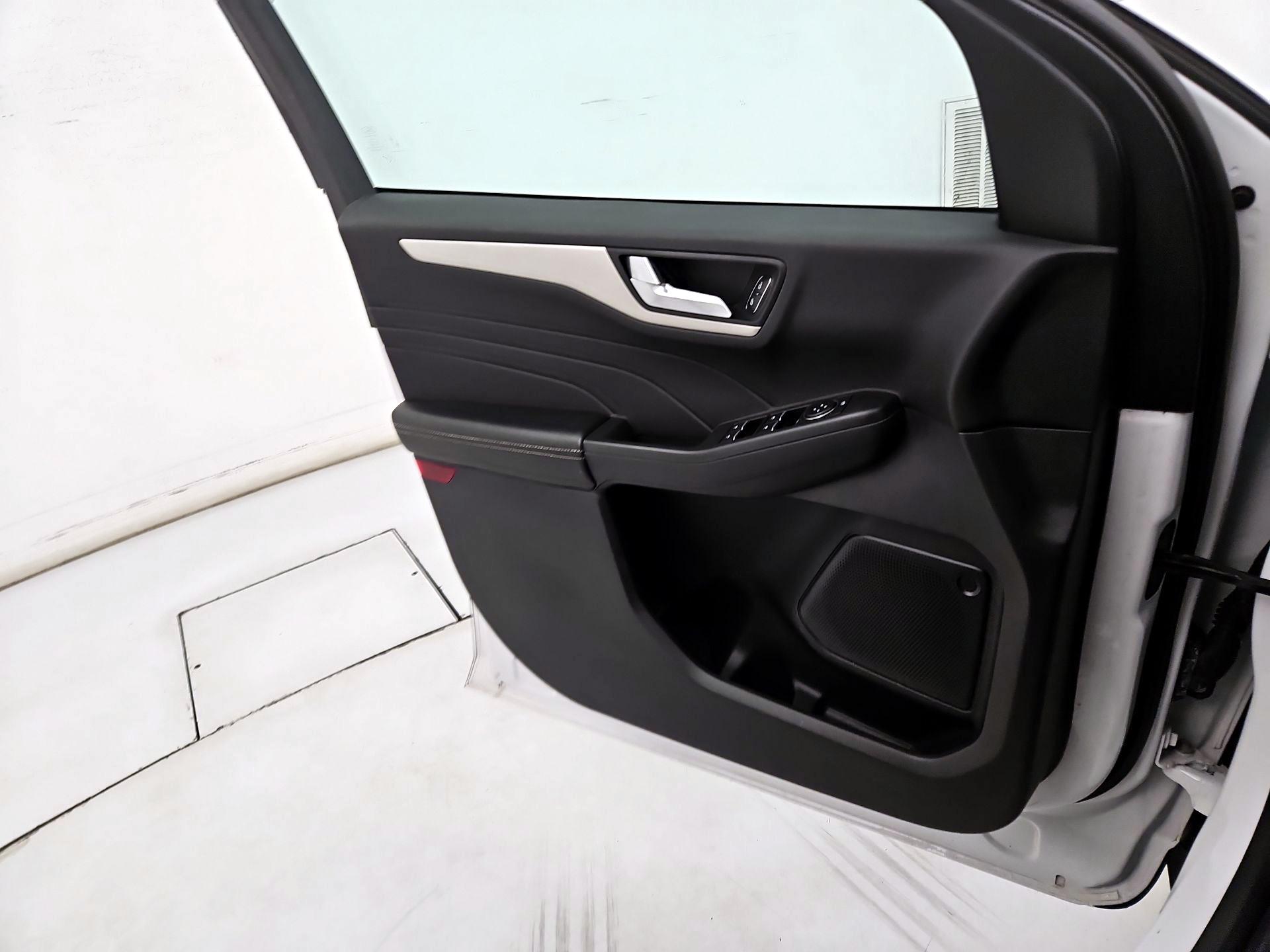 Thumbnail: 2021 Ford Escape - 12