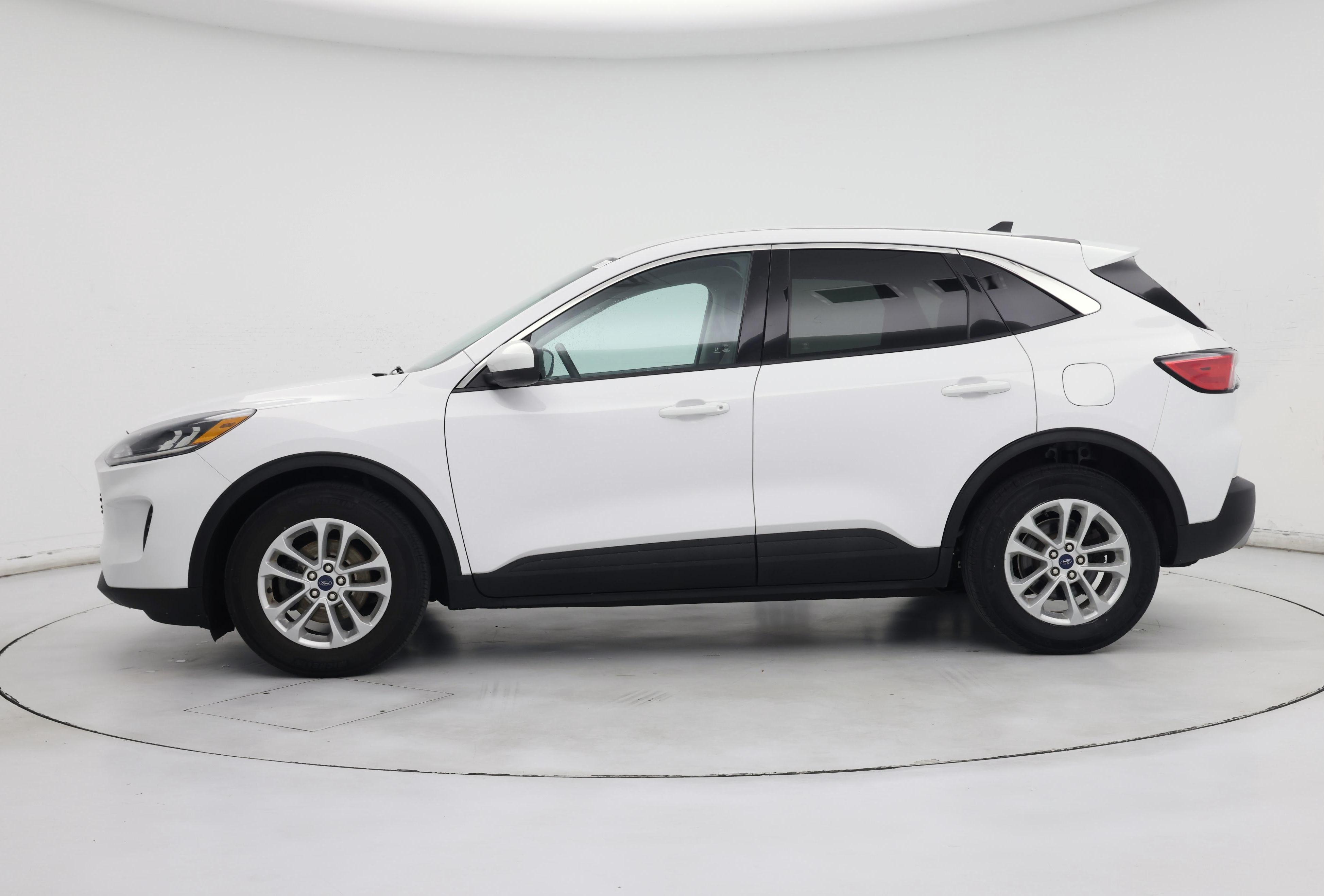 Thumbnail: 2021 Ford Escape - 3