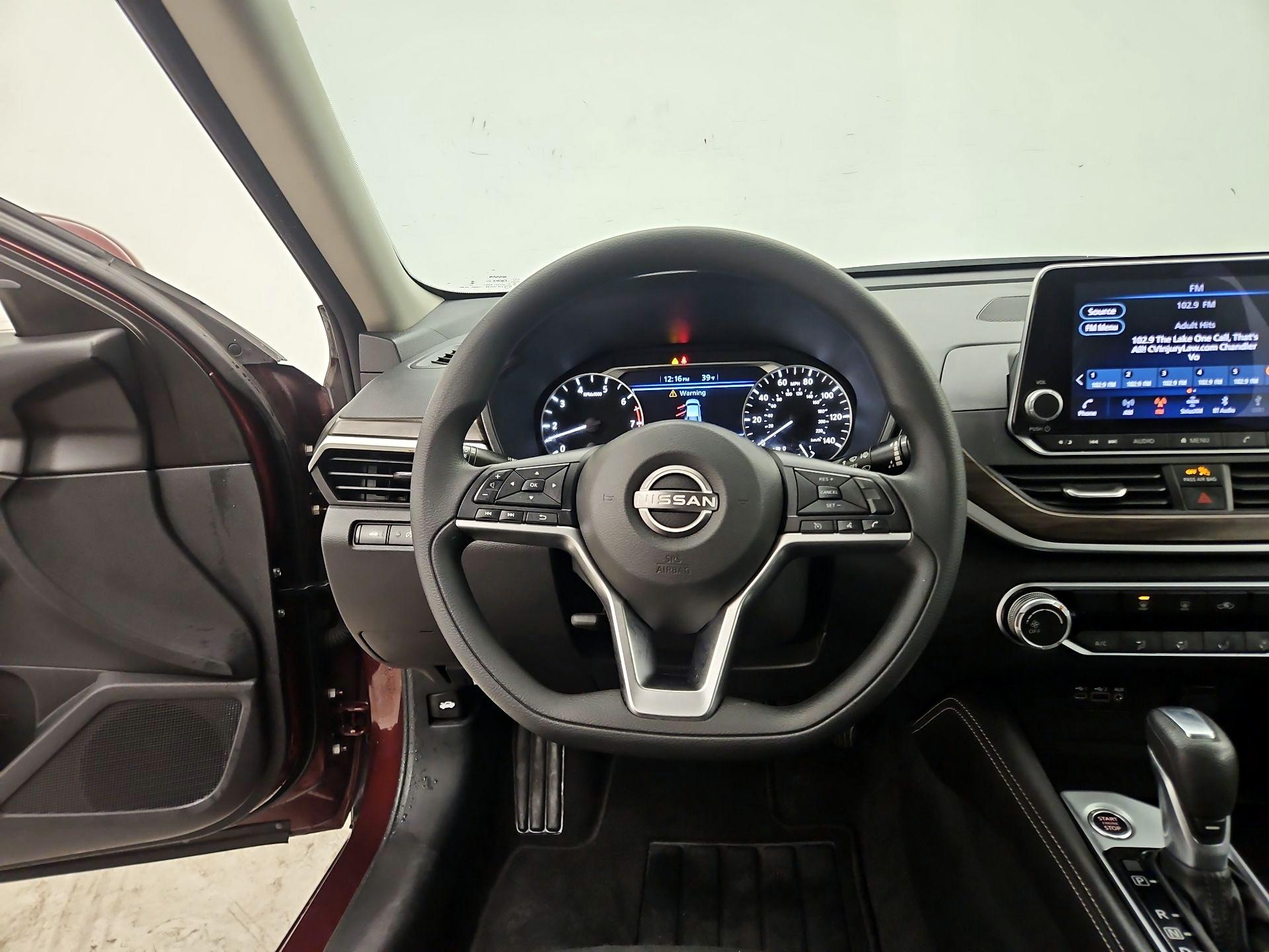 Thumbnail: 2023 Nissan Altima - 10