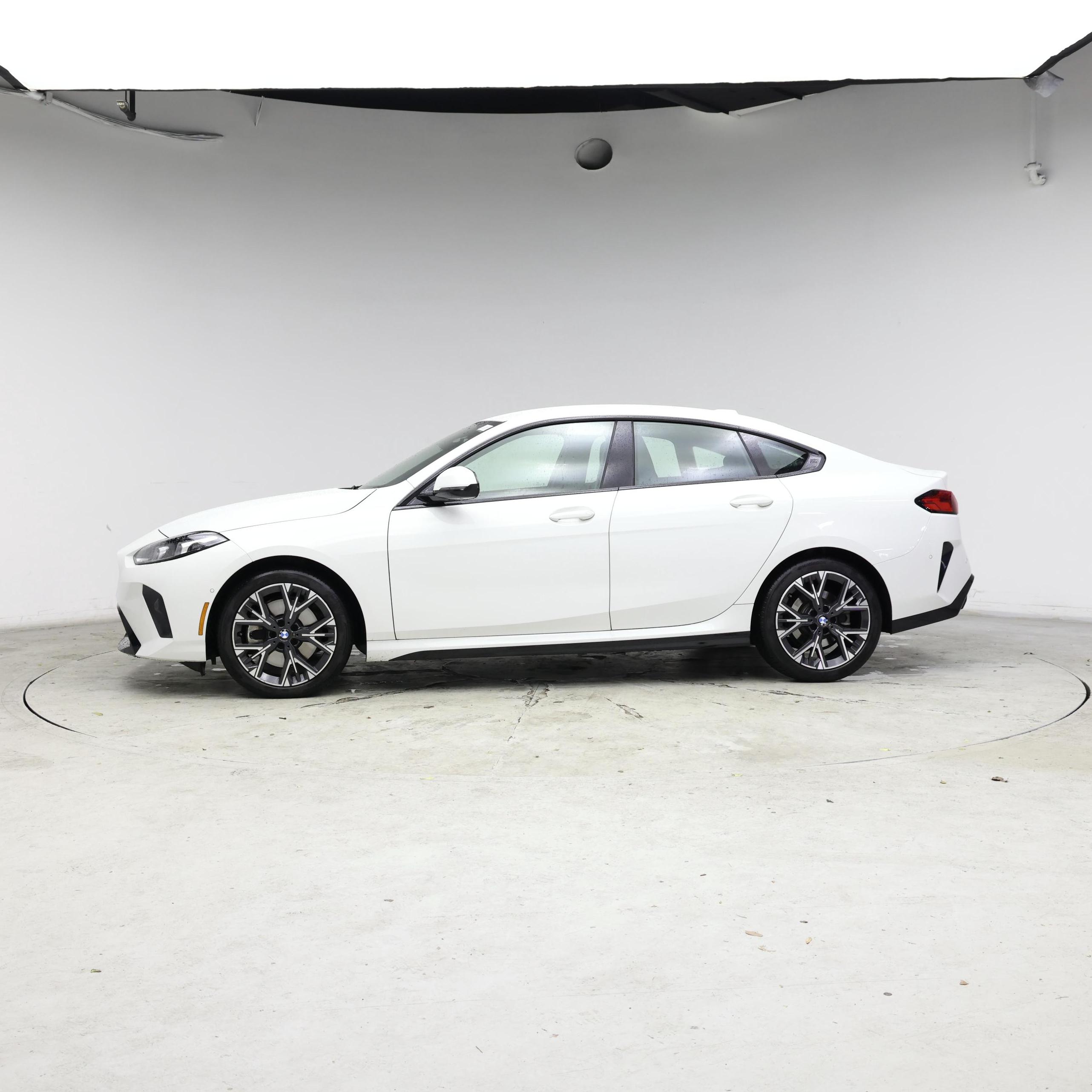 Thumbnail: 2025 BMW 2 Series - 3