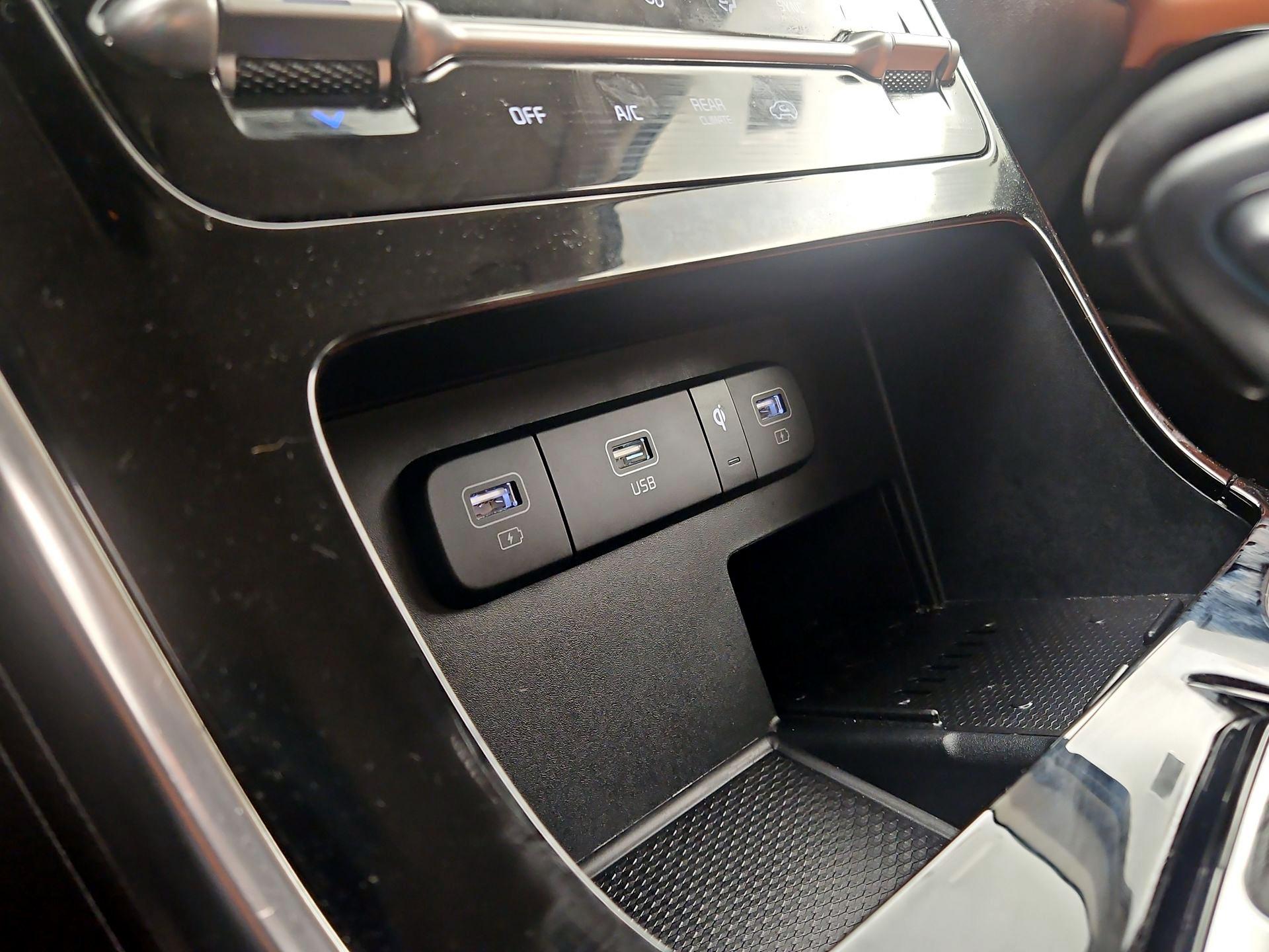 Thumbnail: 2024 Kia Carnival - 19