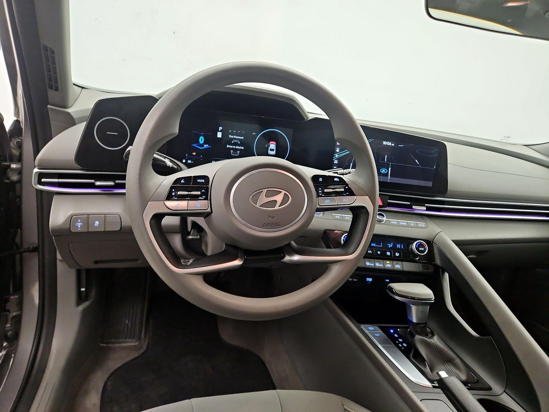 Thumbnail: 2024 Hyundai Elantra - 10