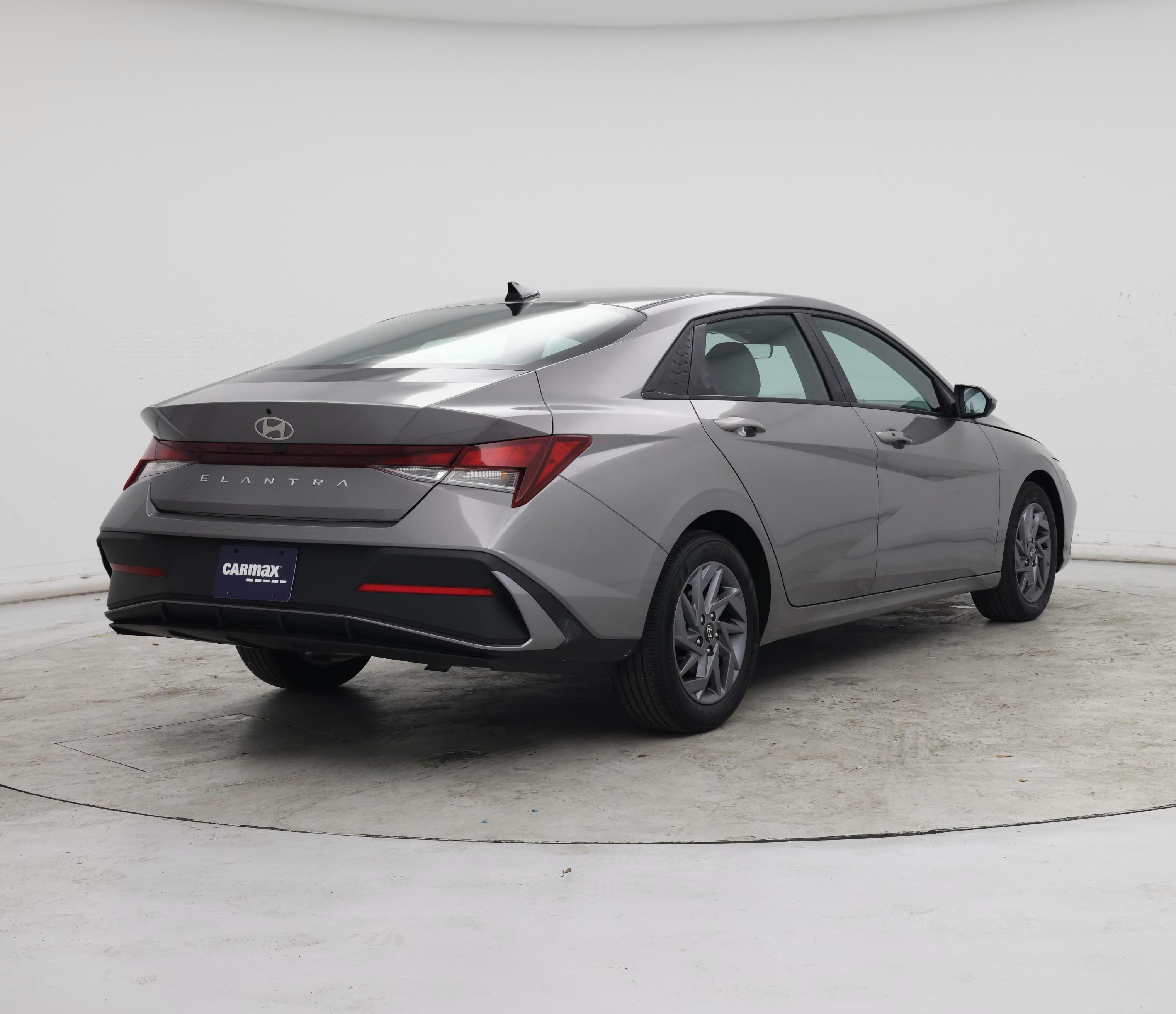 Thumbnail: 2024 Hyundai Elantra - 8