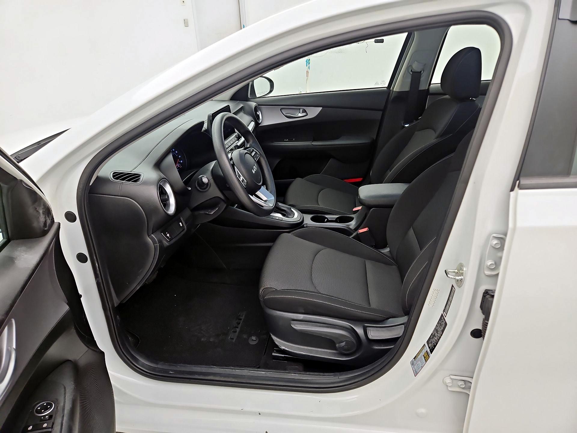 Thumbnail: 2024 Kia Forte - 11