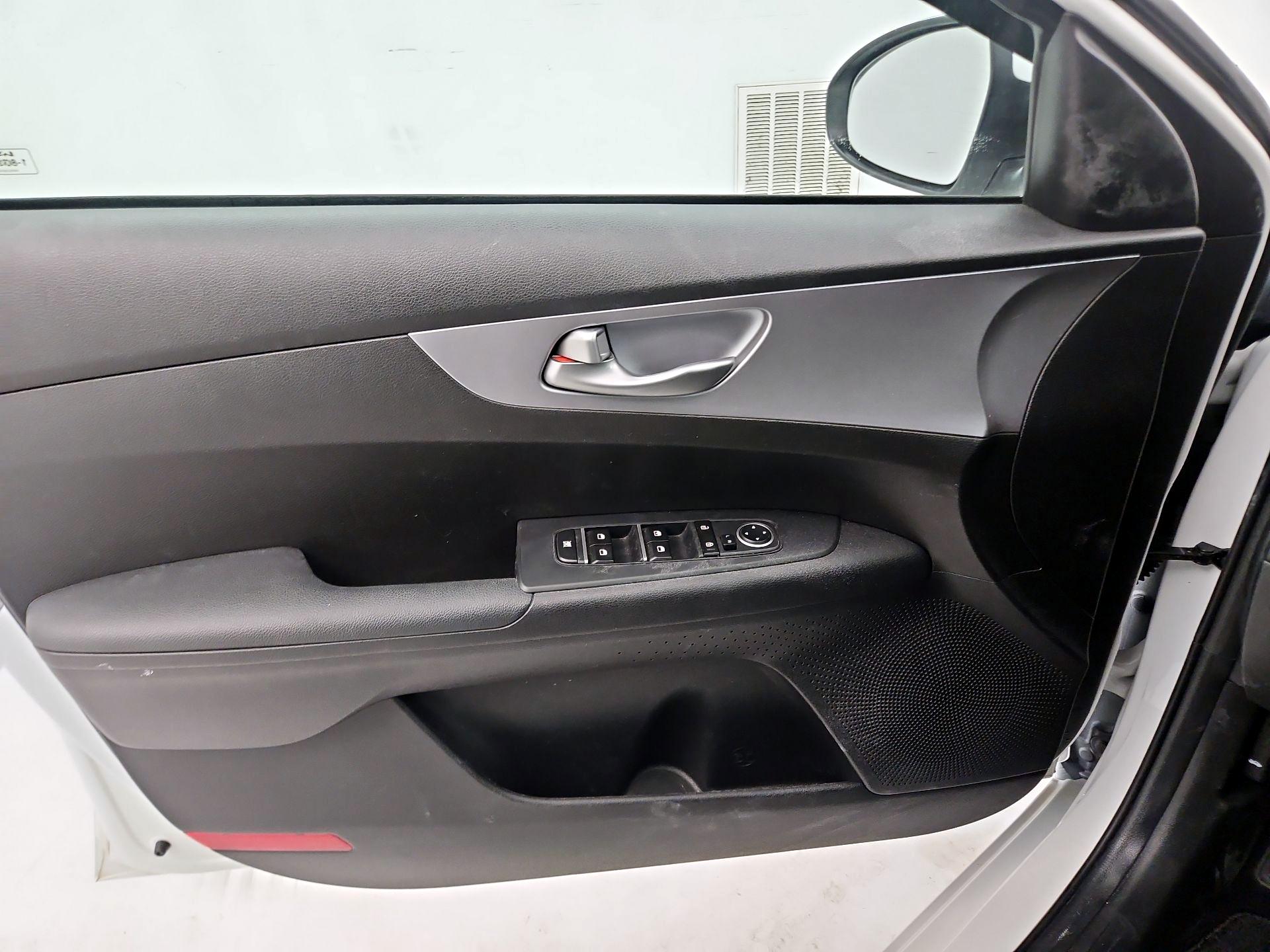 Thumbnail: 2024 Kia Forte - 12