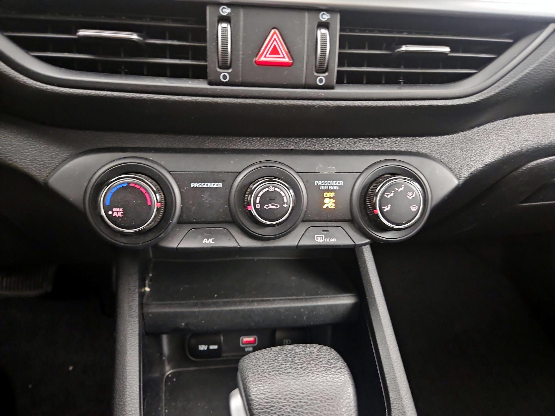 Thumbnail: 2024 Kia Forte - 16