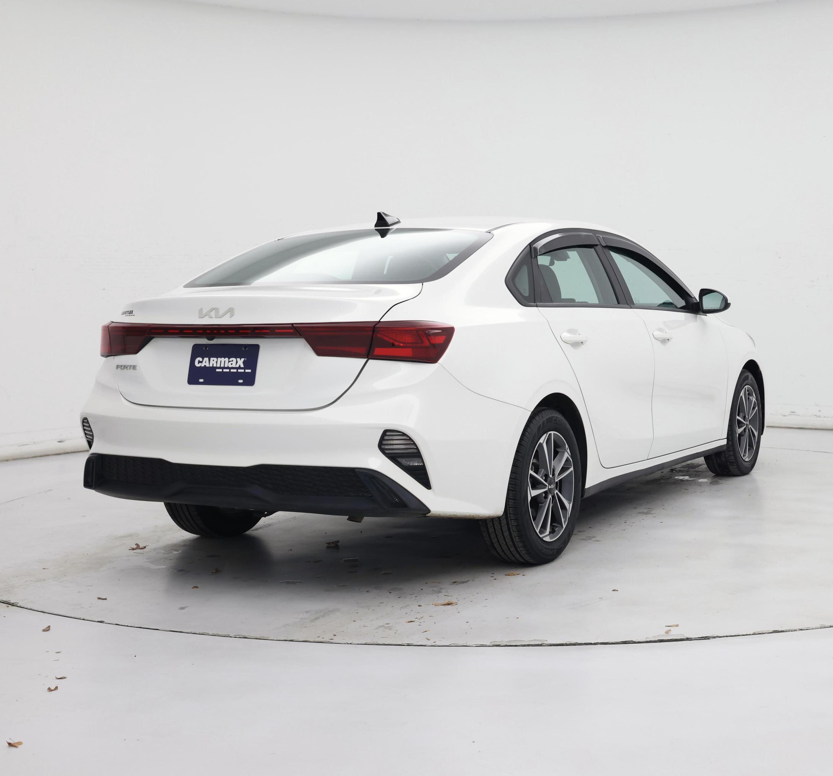 Thumbnail: 2024 Kia Forte - 8