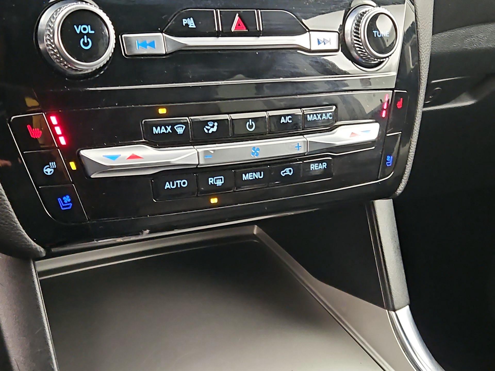 Thumbnail: 2023 Ford Explorer - 17