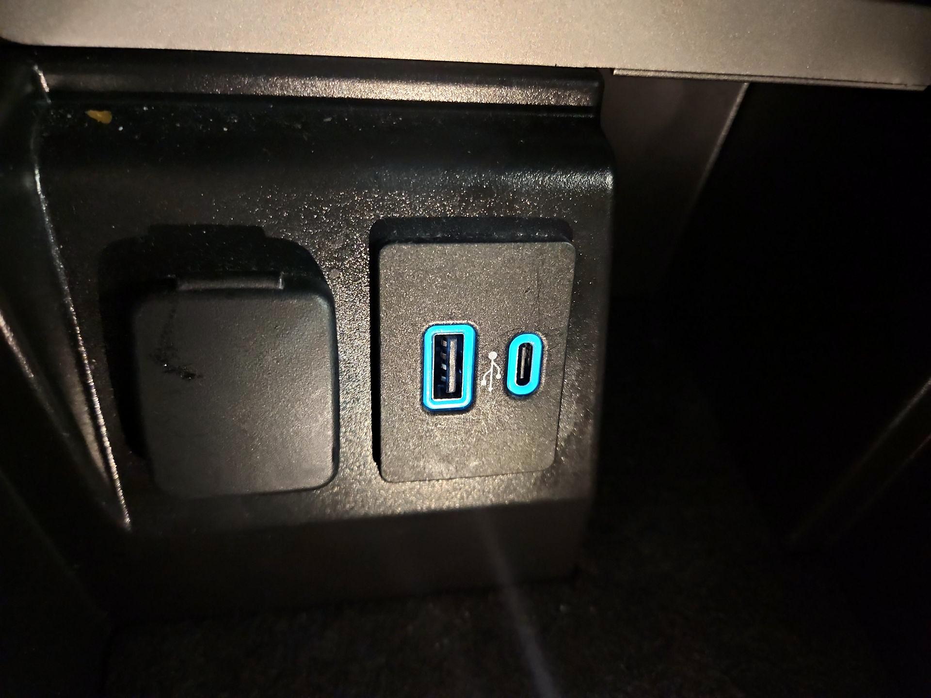 Thumbnail: 2023 Ford Explorer - 19