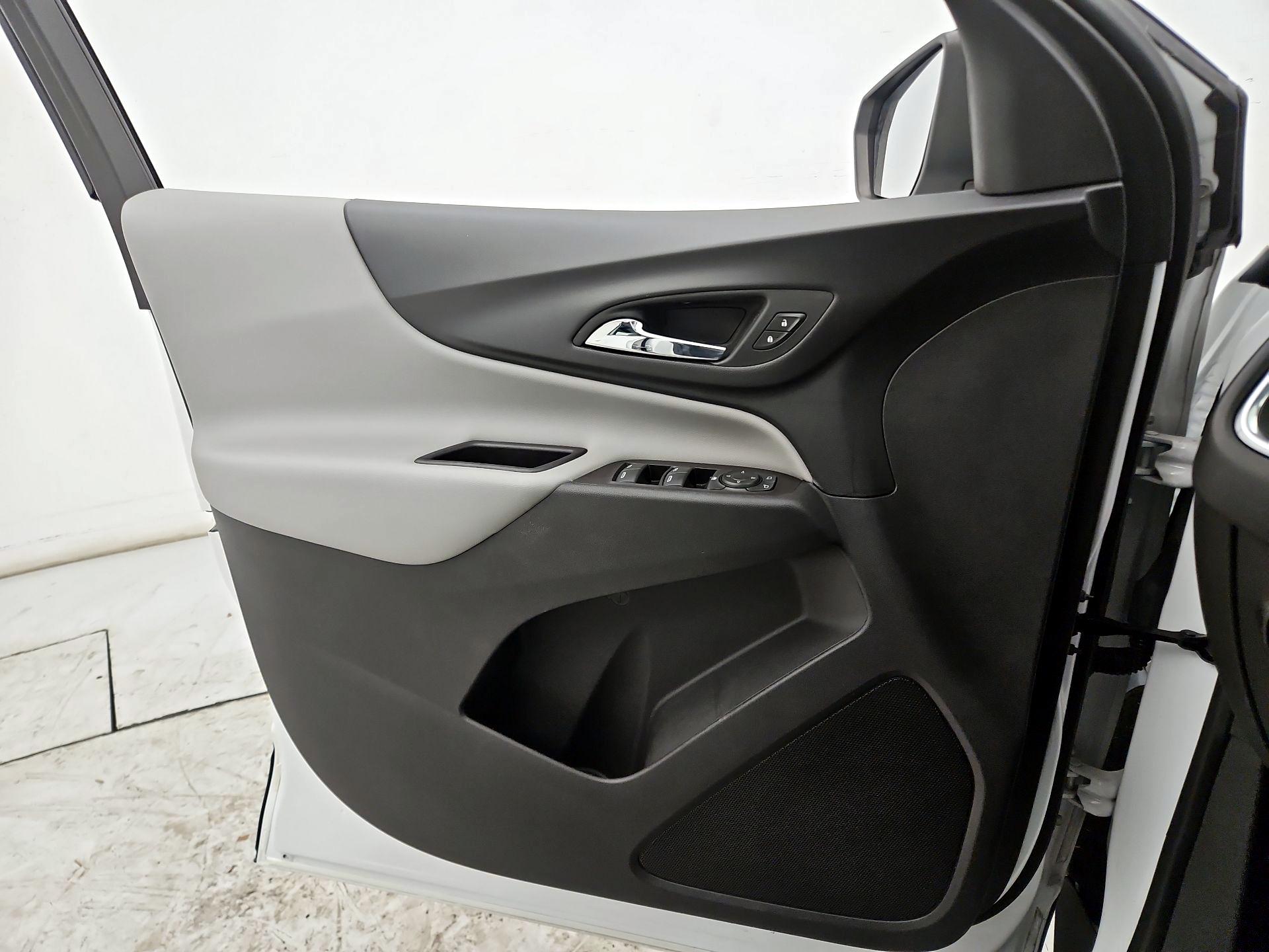 Thumbnail: 2022 Chevrolet Equinox - 12