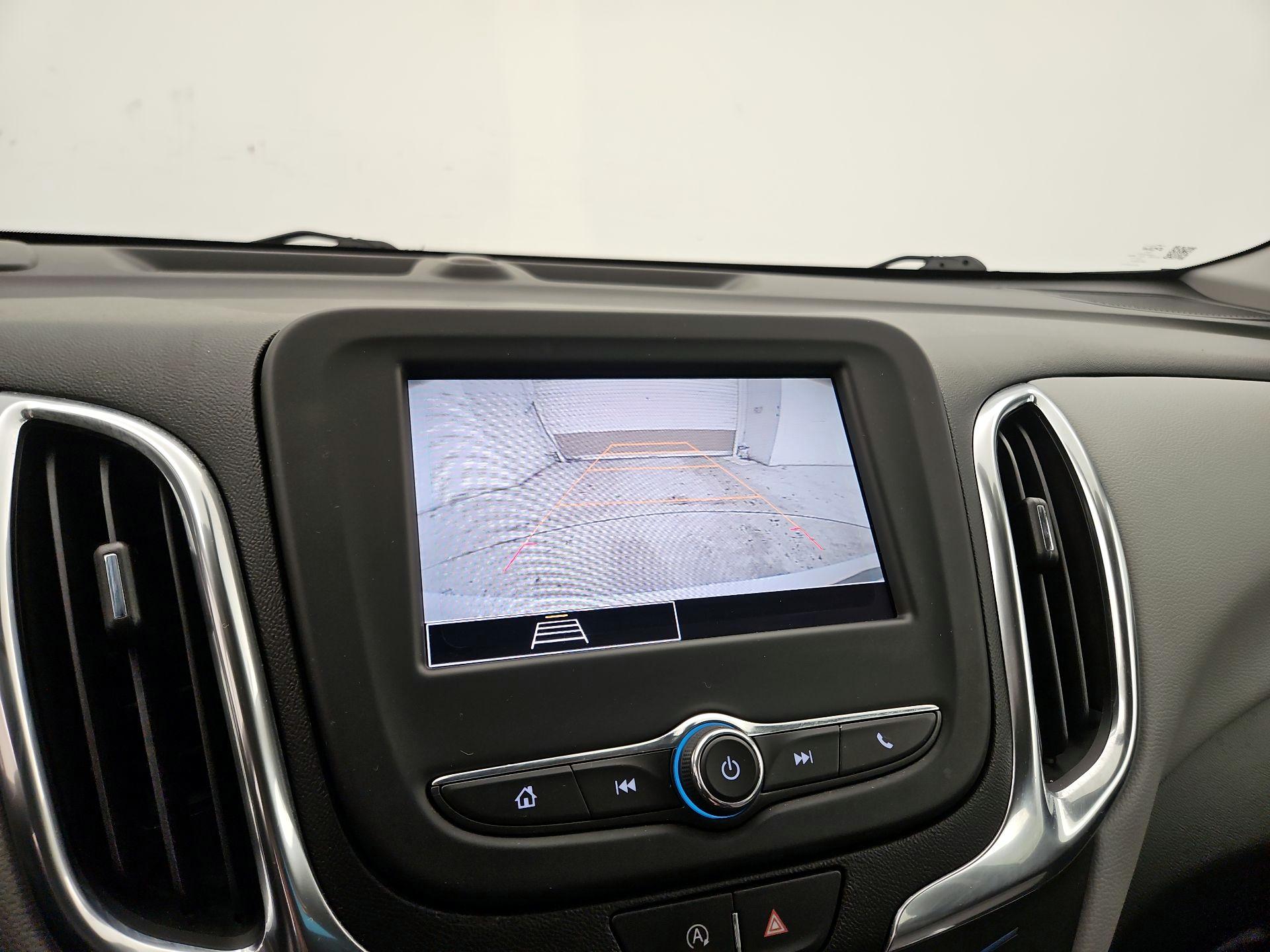 Thumbnail: 2022 Chevrolet Equinox - 14