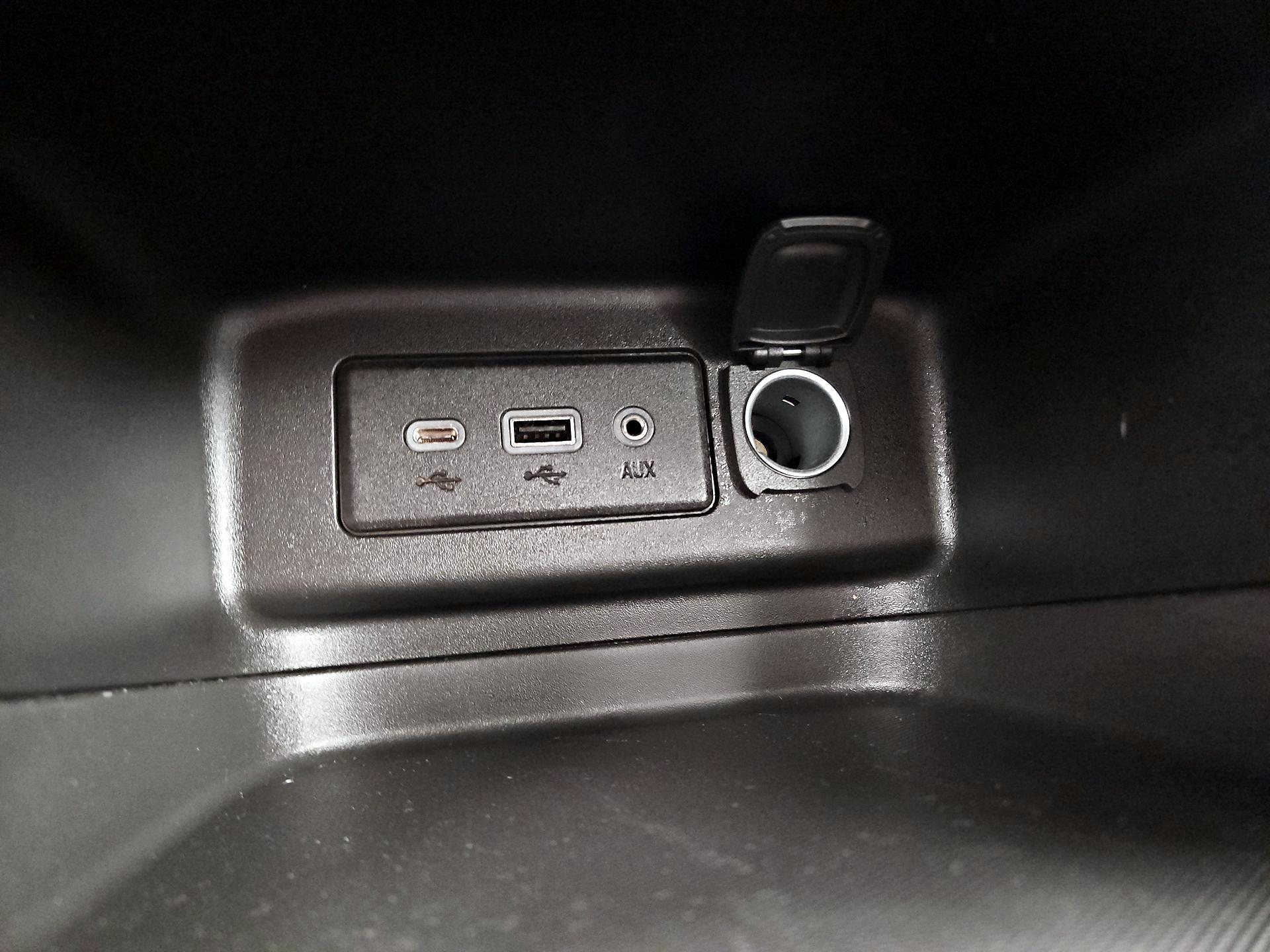 Thumbnail: 2022 Chevrolet Equinox - 18