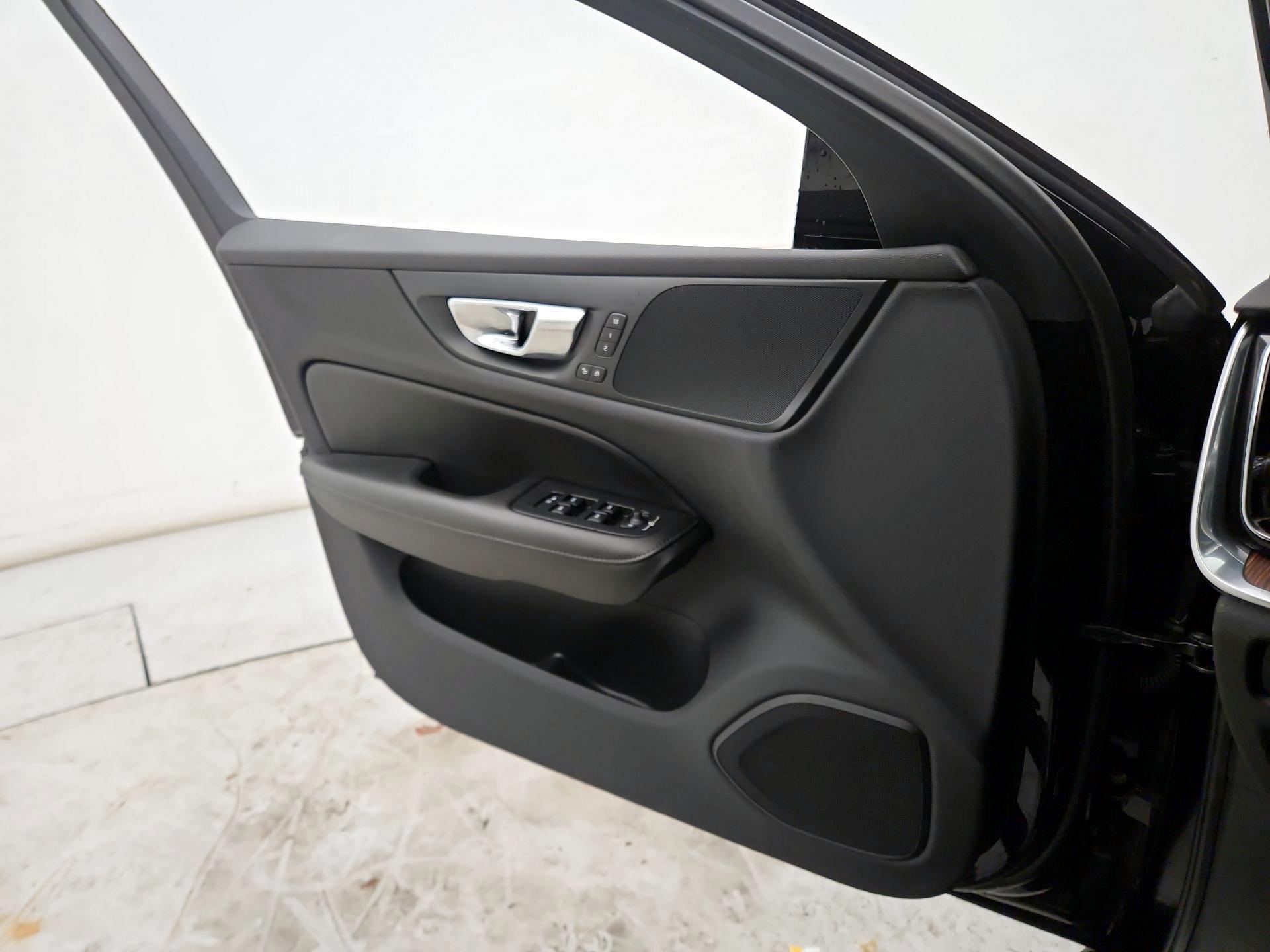 Thumbnail: 2021 Volvo S60 - 12