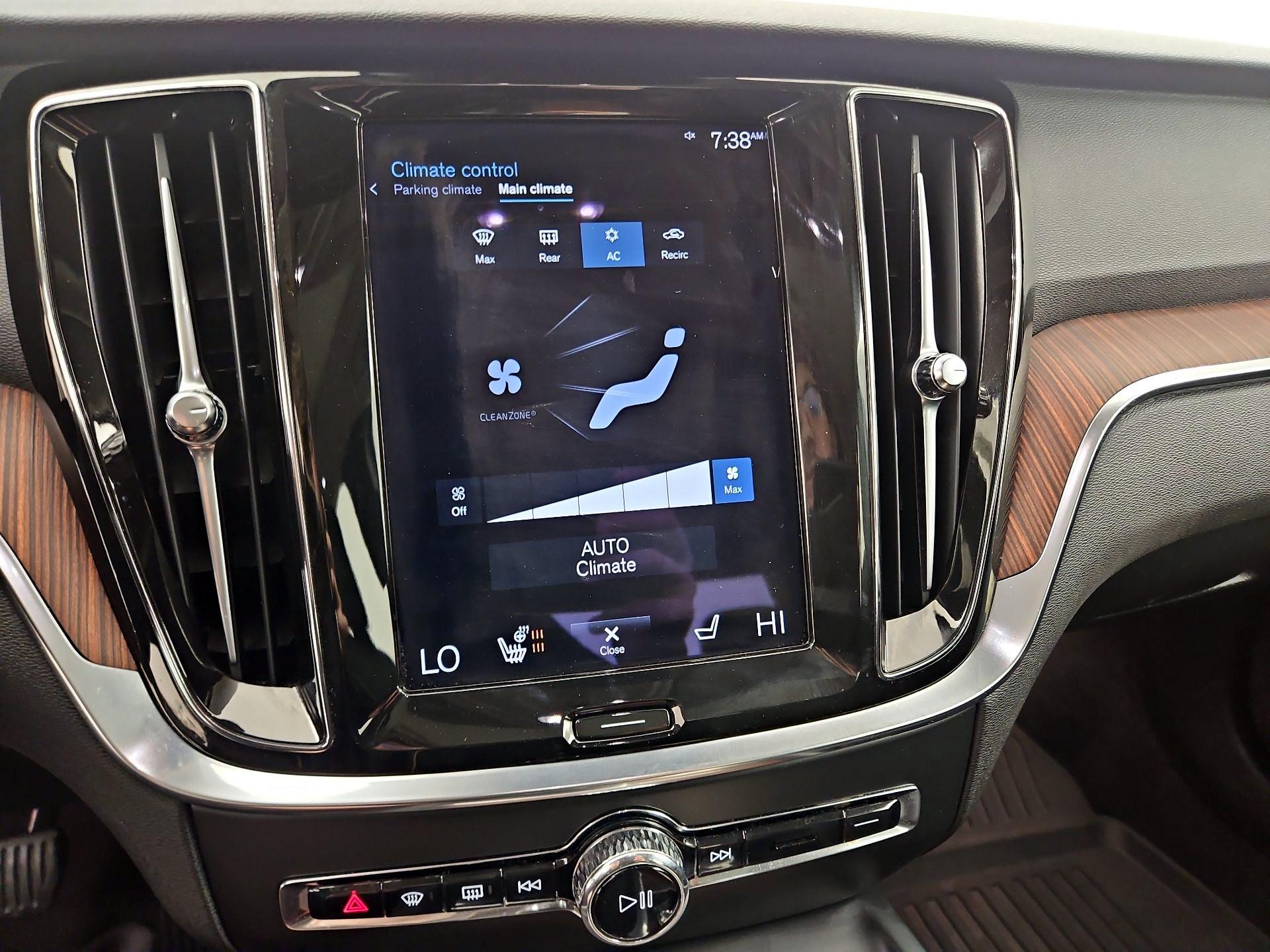 Thumbnail: 2021 Volvo S60 - 17