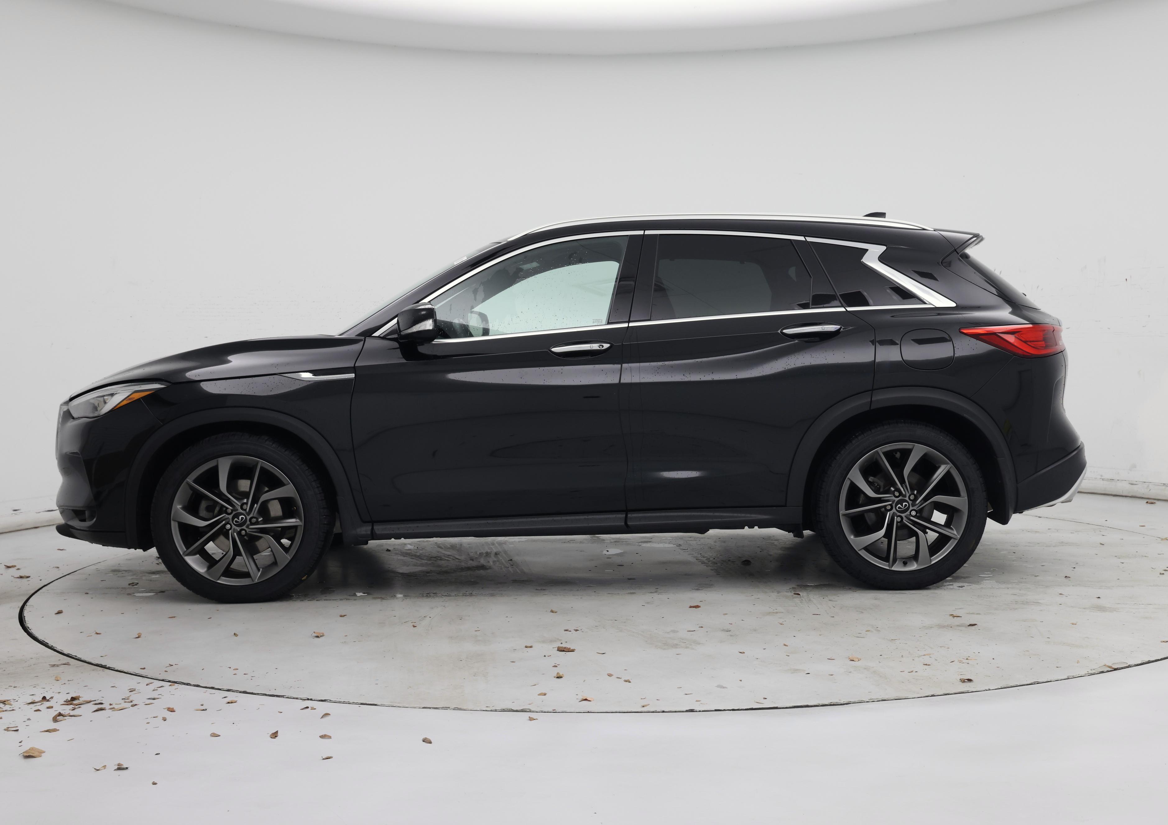 Thumbnail: 2022 INFINITI QX50 - 3