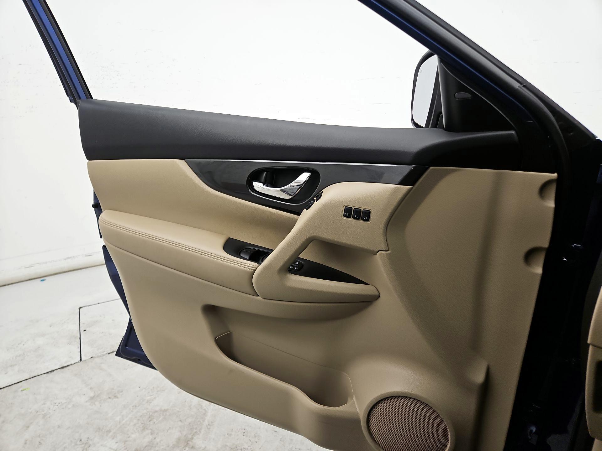 Thumbnail: 2020 Nissan Rogue - 12