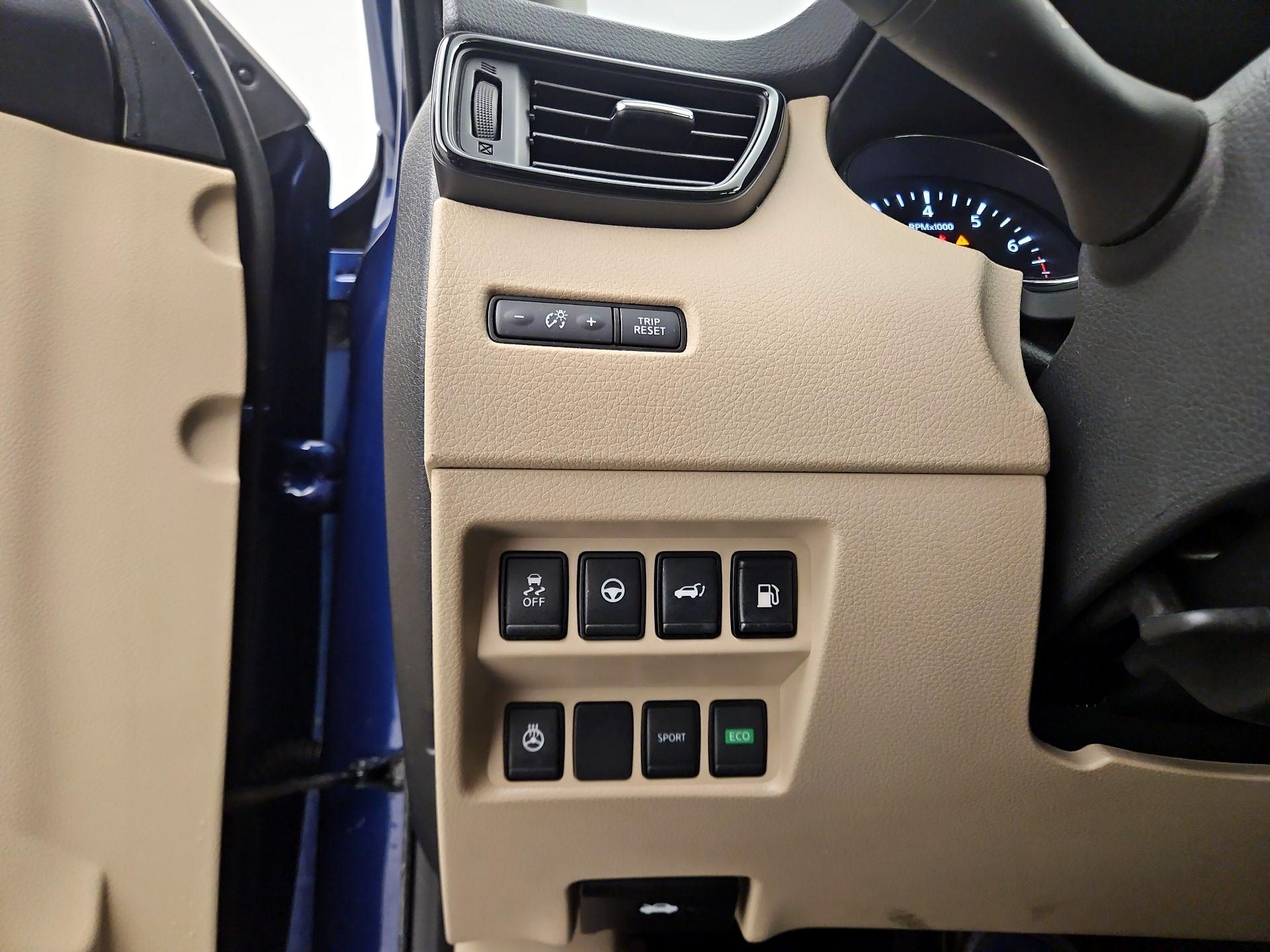 Thumbnail: 2020 Nissan Rogue - 13