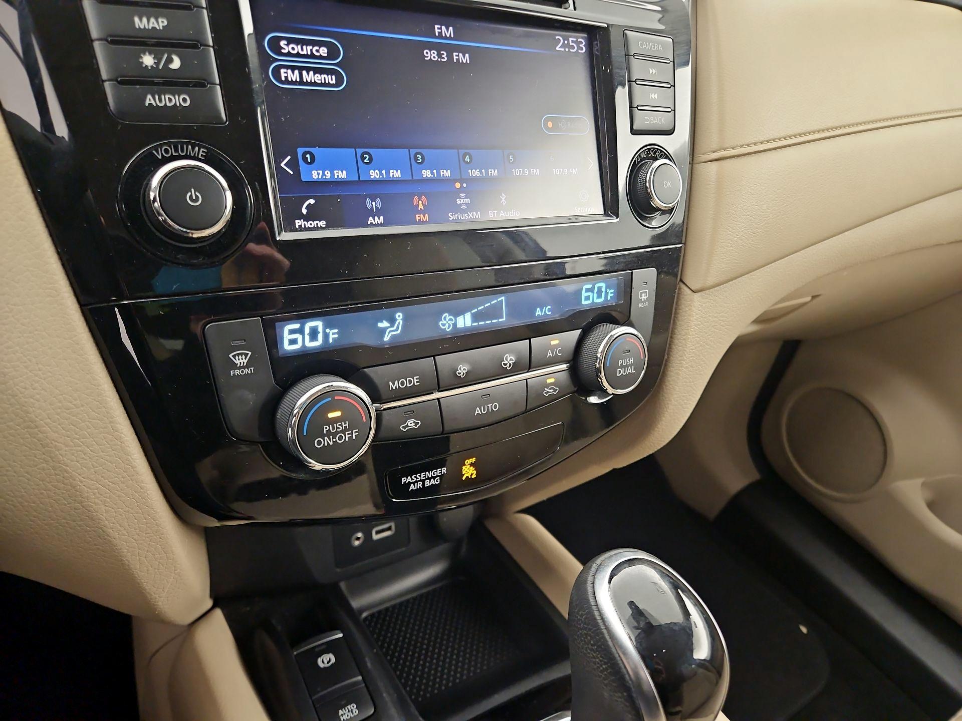 Thumbnail: 2020 Nissan Rogue - 17