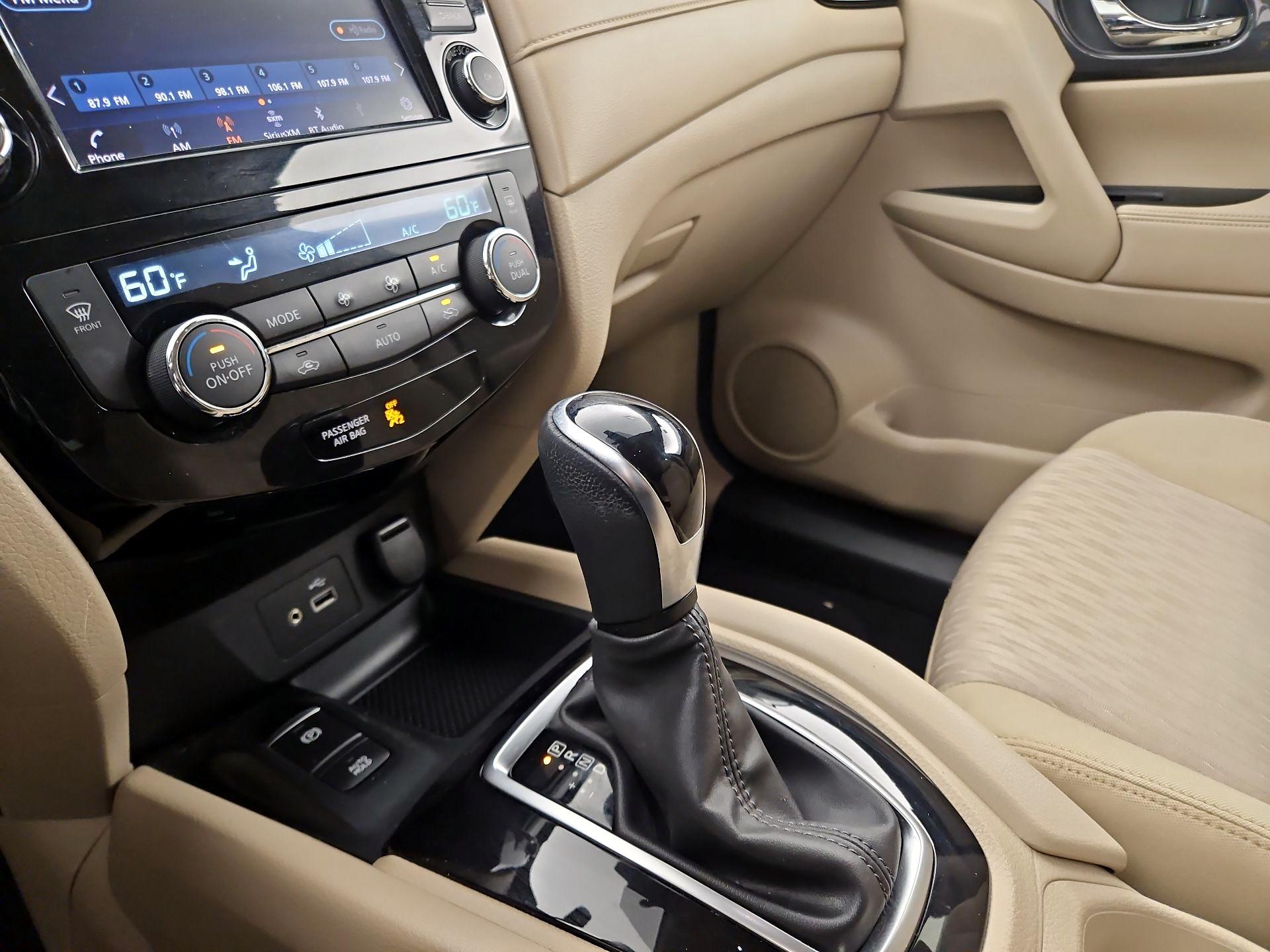 Thumbnail: 2020 Nissan Rogue - 18