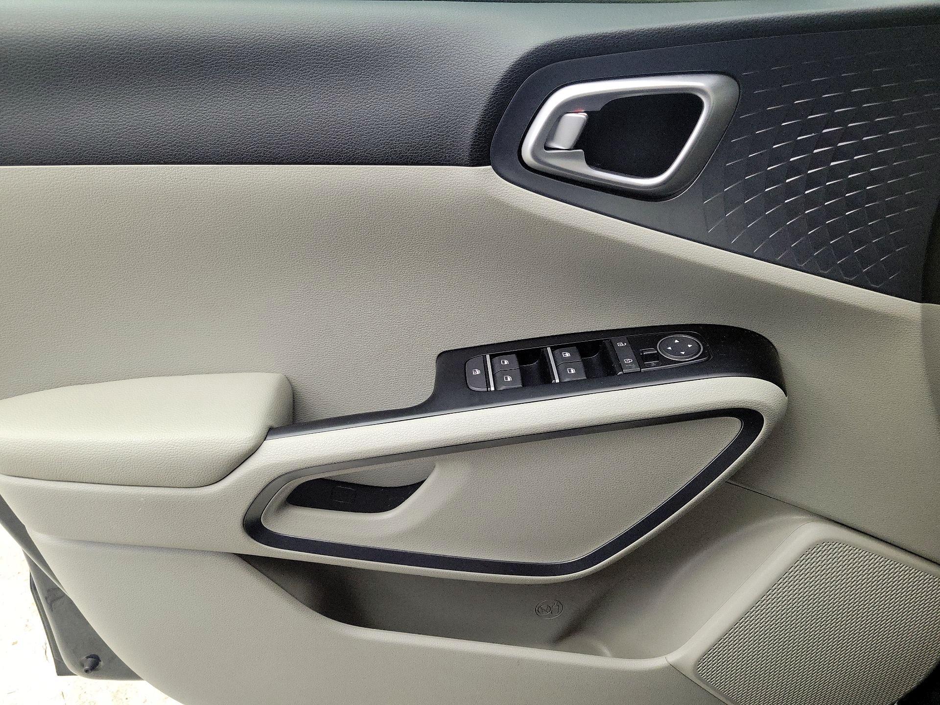 Thumbnail: 2020 Kia Soul - 12