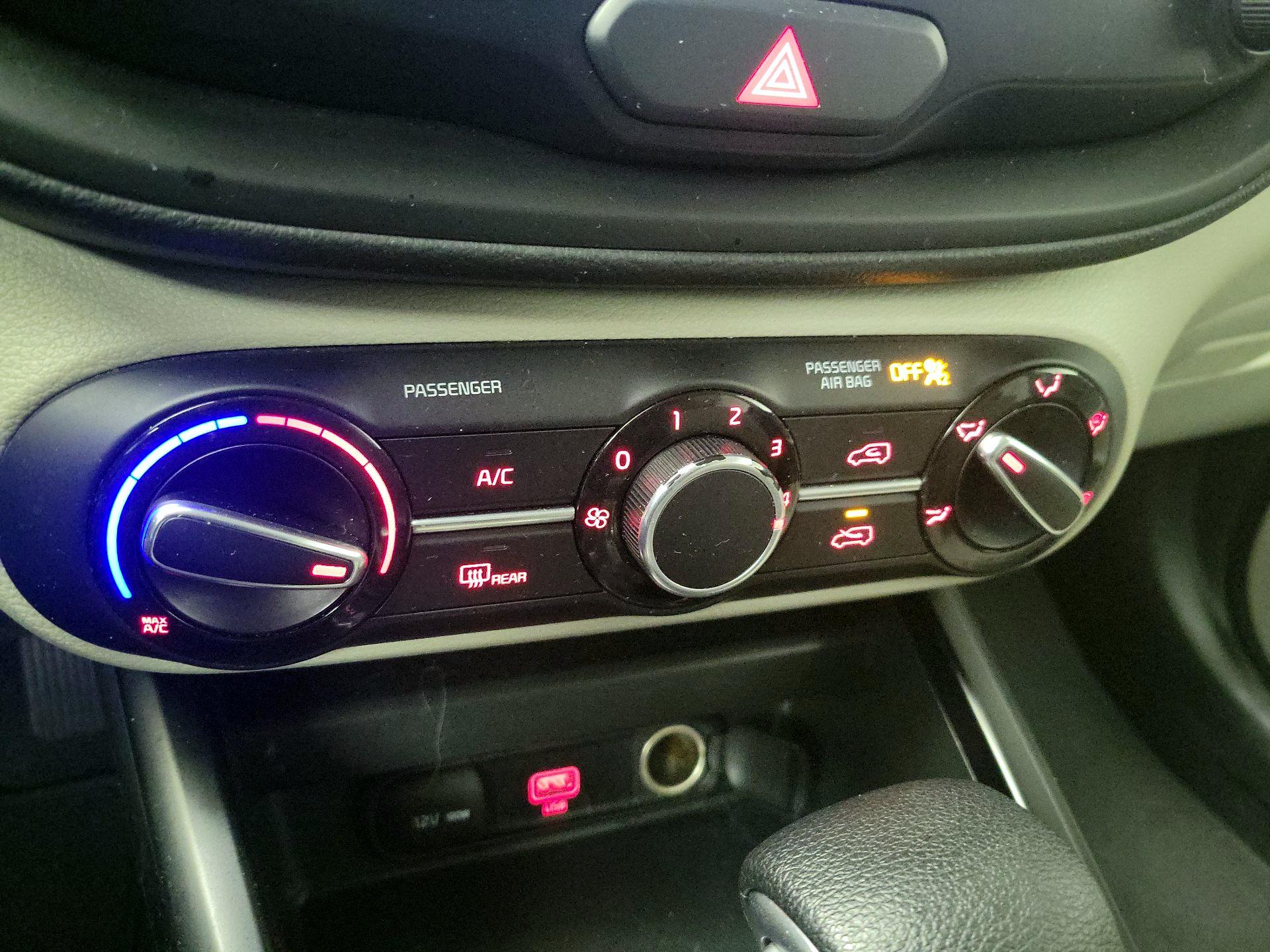 Thumbnail: 2020 Kia Soul - 16