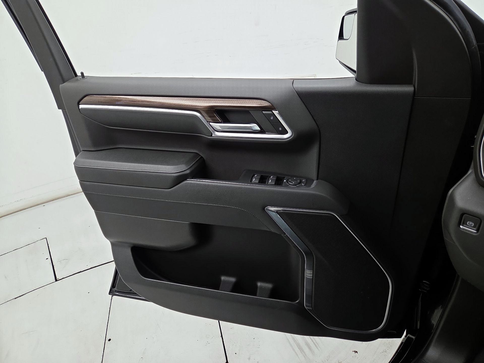 Thumbnail: 2023 Chevrolet Silverado 1500 - 12