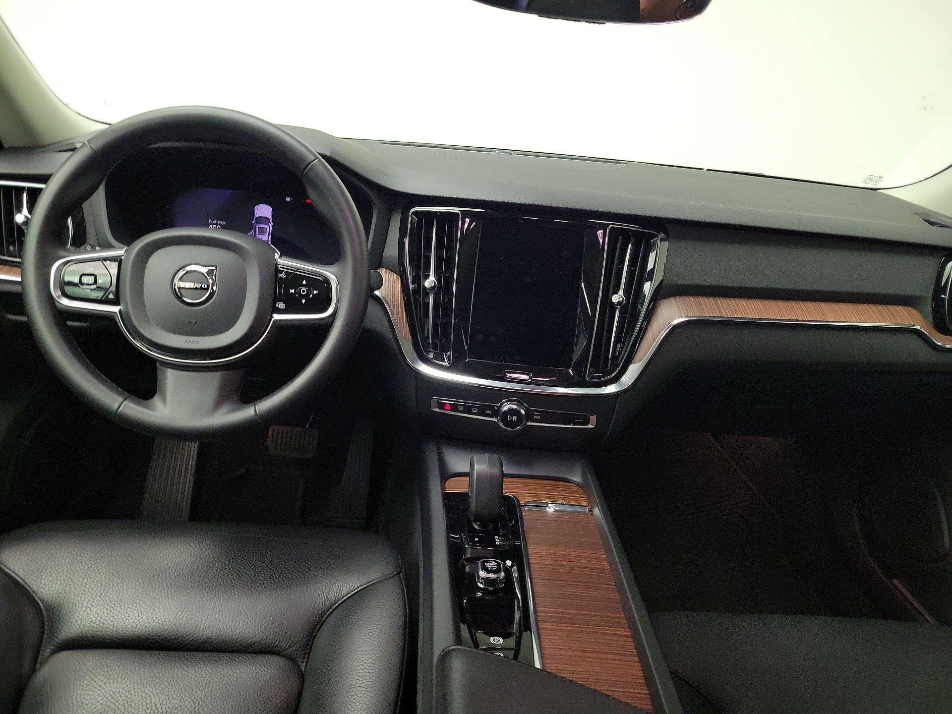 Thumbnail: 2024 Volvo S60 - 9