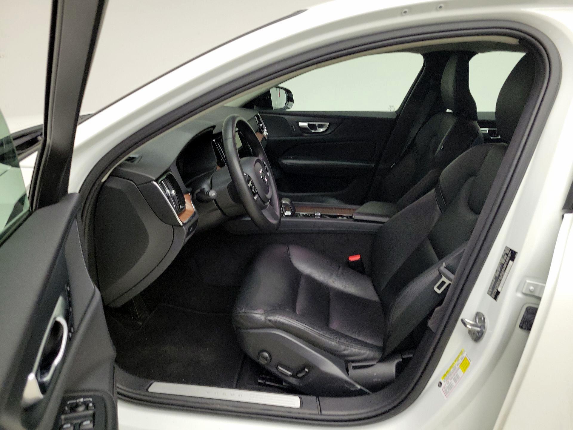 Thumbnail: 2024 Volvo S60 - 11