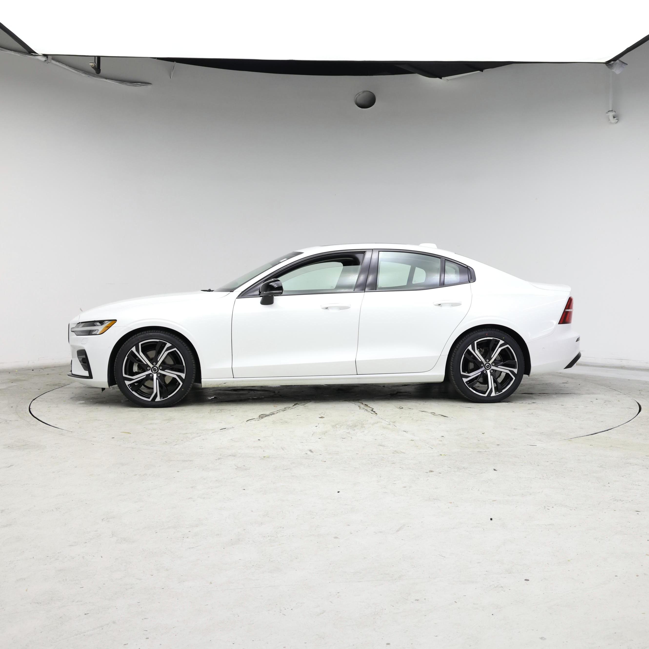 Thumbnail: 2024 Volvo S60 - 3