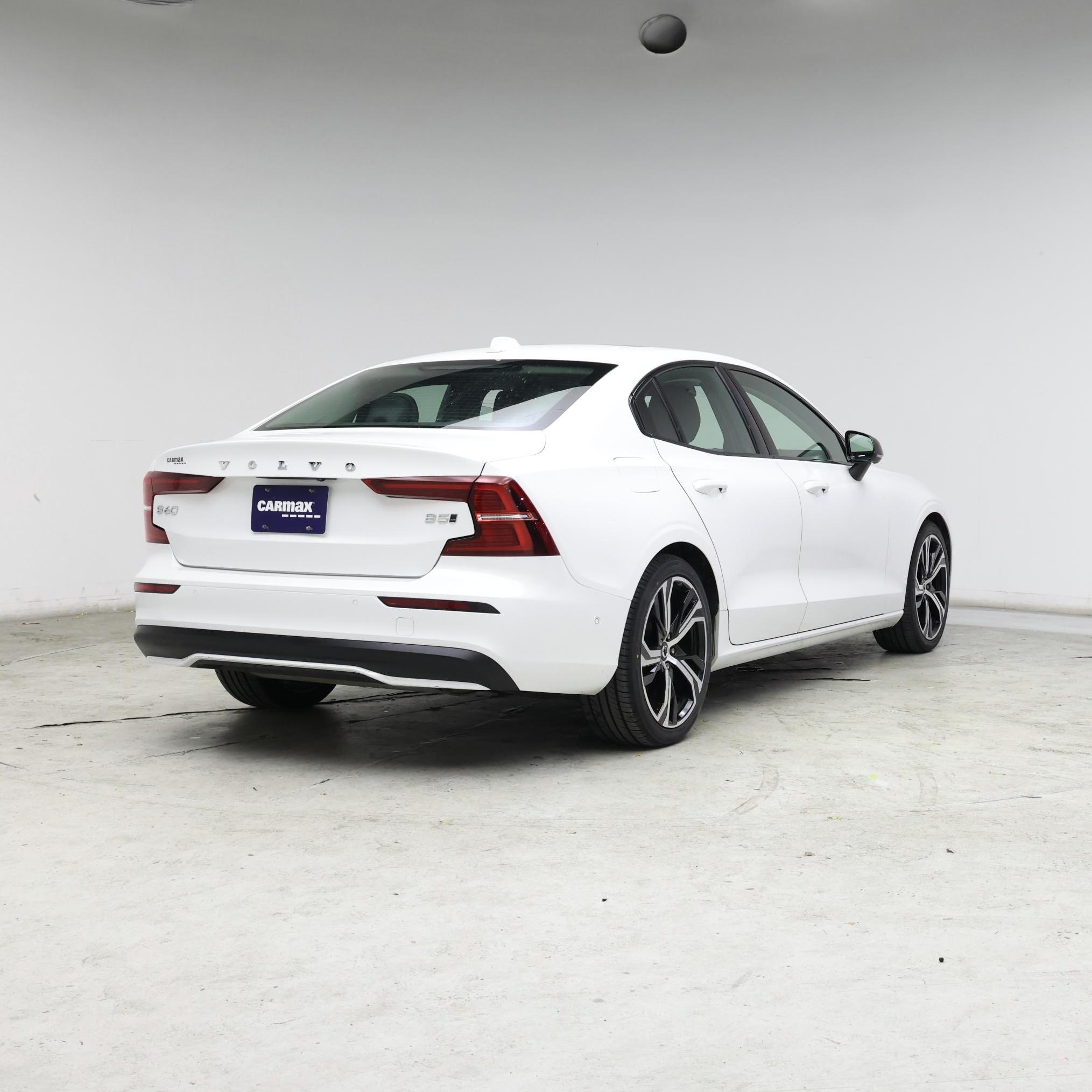 Thumbnail: 2024 Volvo S60 - 8