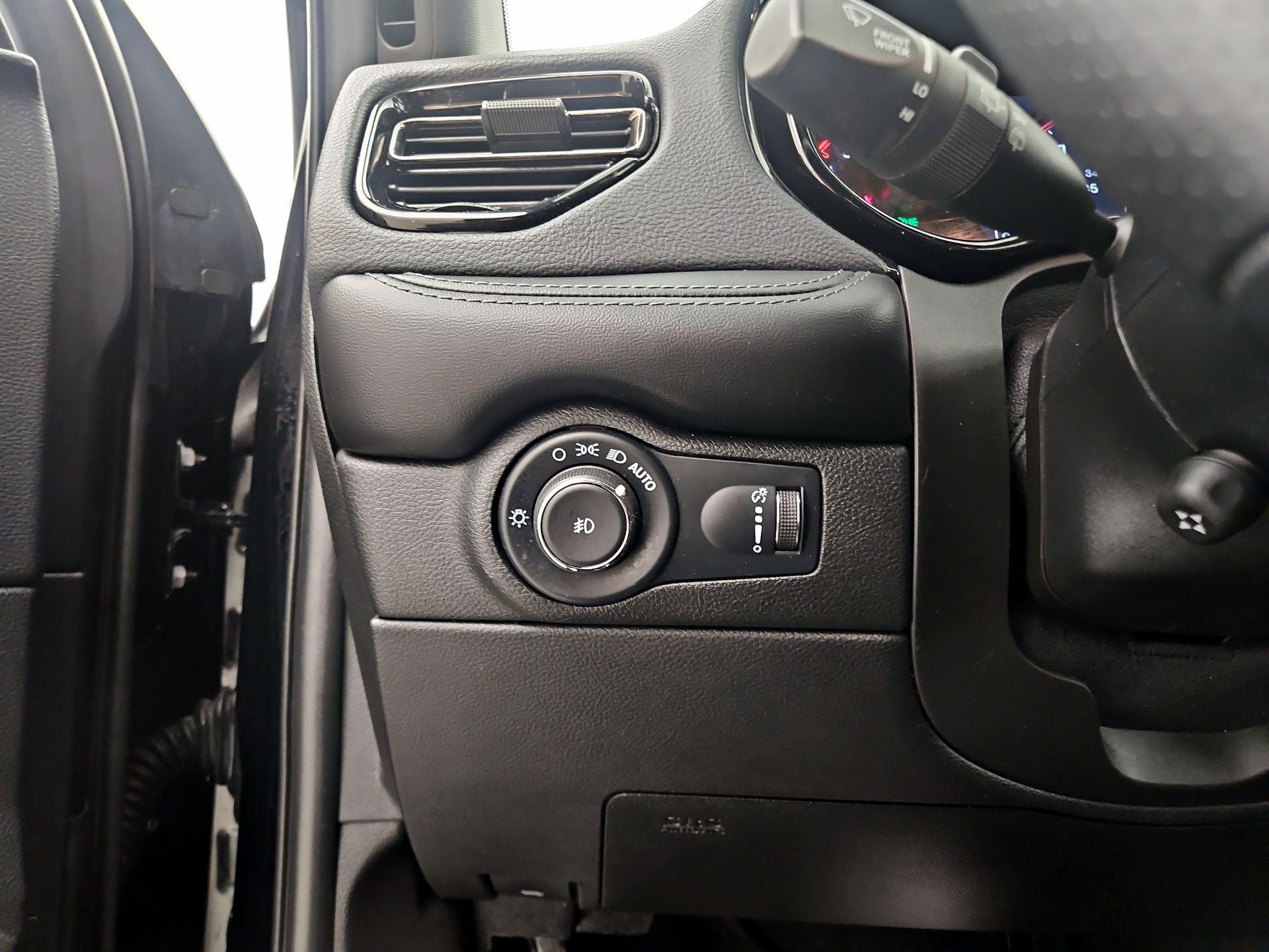 Thumbnail: 2022 Dodge Durango - 13