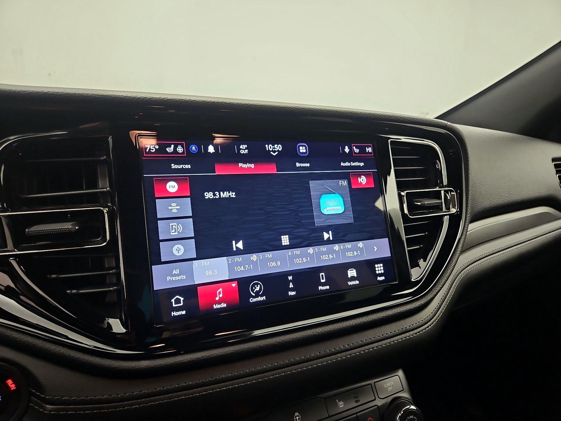 Thumbnail: 2022 Dodge Durango - 16