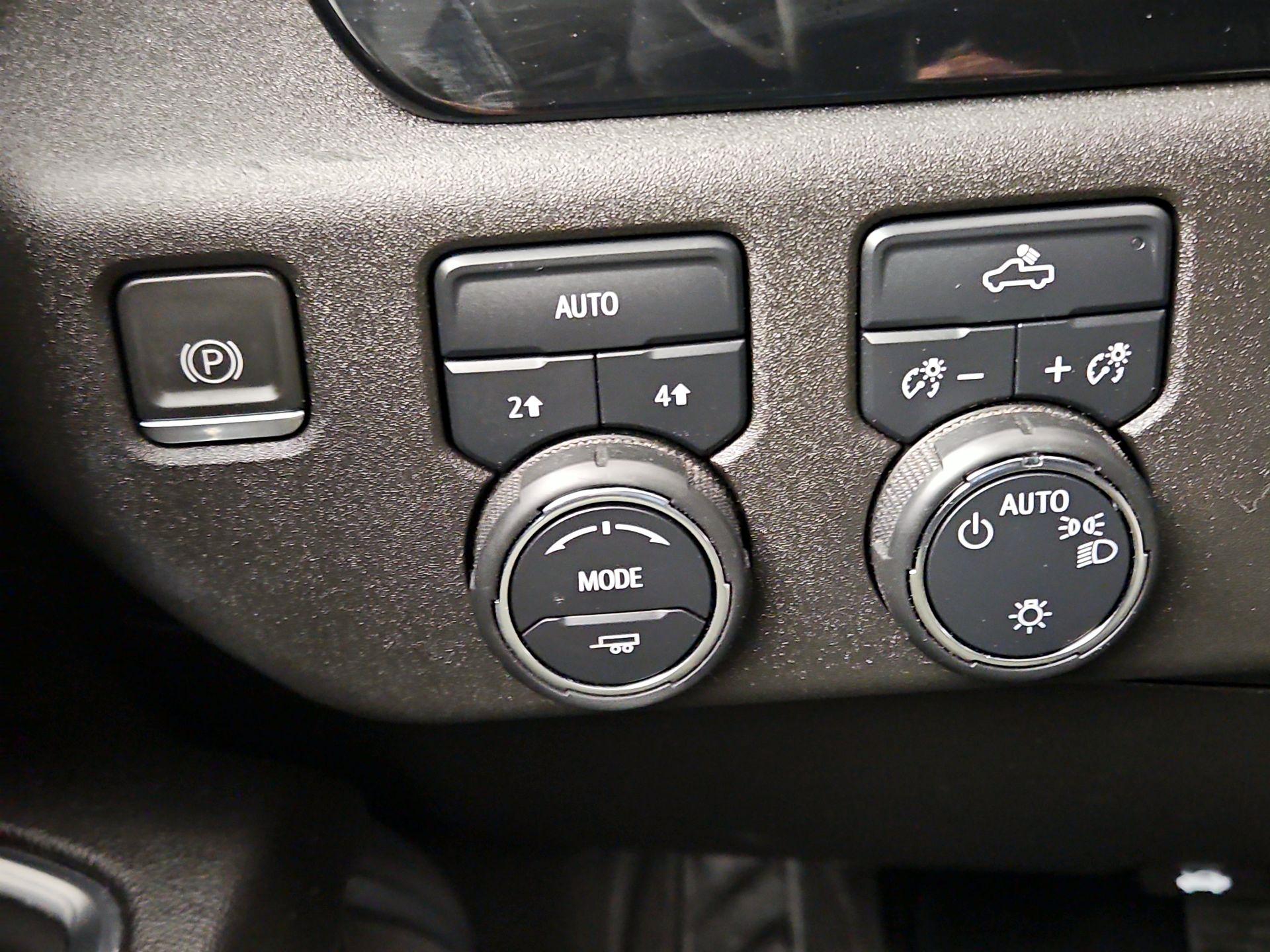 Thumbnail: 2023 Chevrolet Silverado 1500 - 13